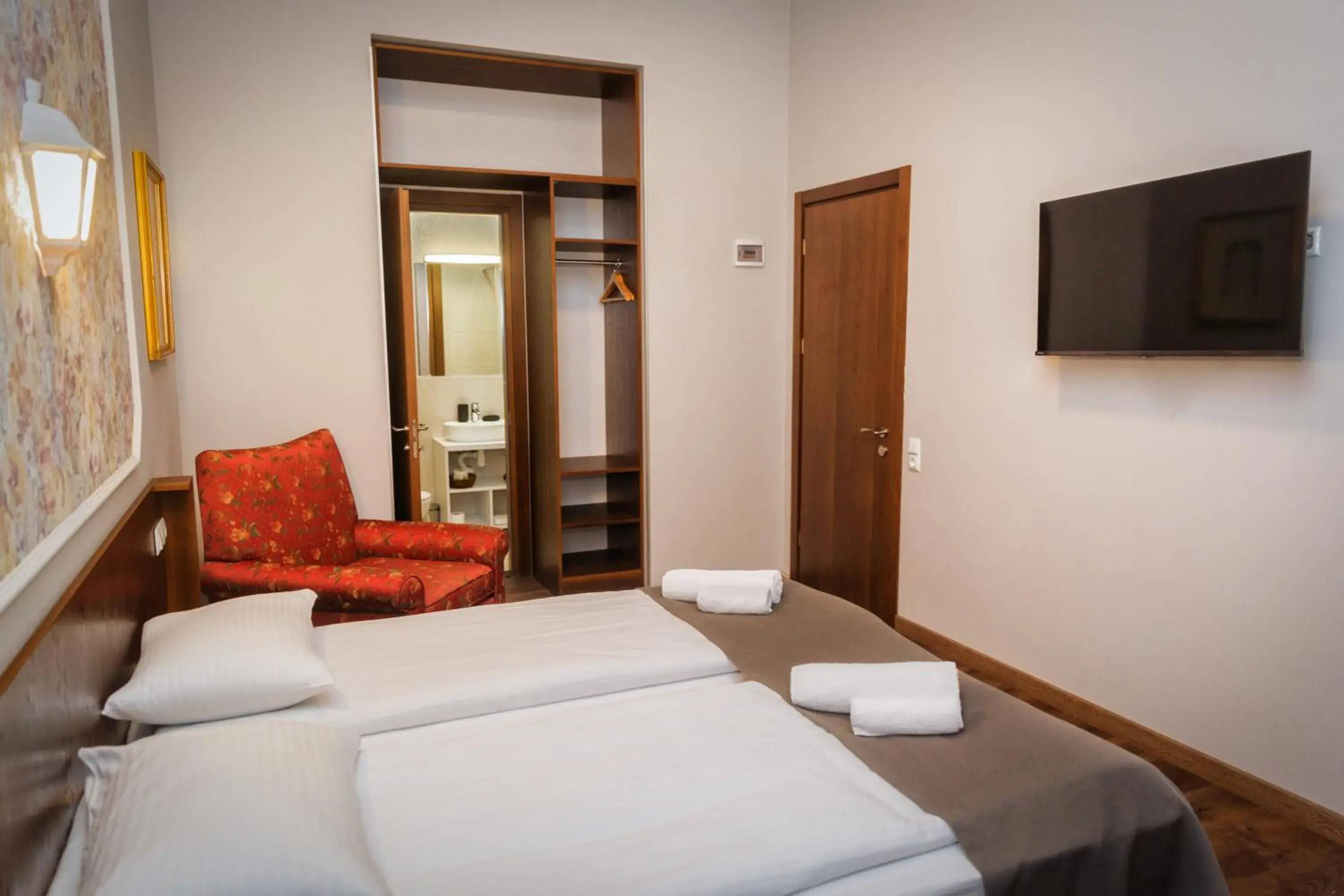 Photo of the whole room, Bed in Tea for Two Hotel Photo of the whole room, Bed in Tea for Two Hotel