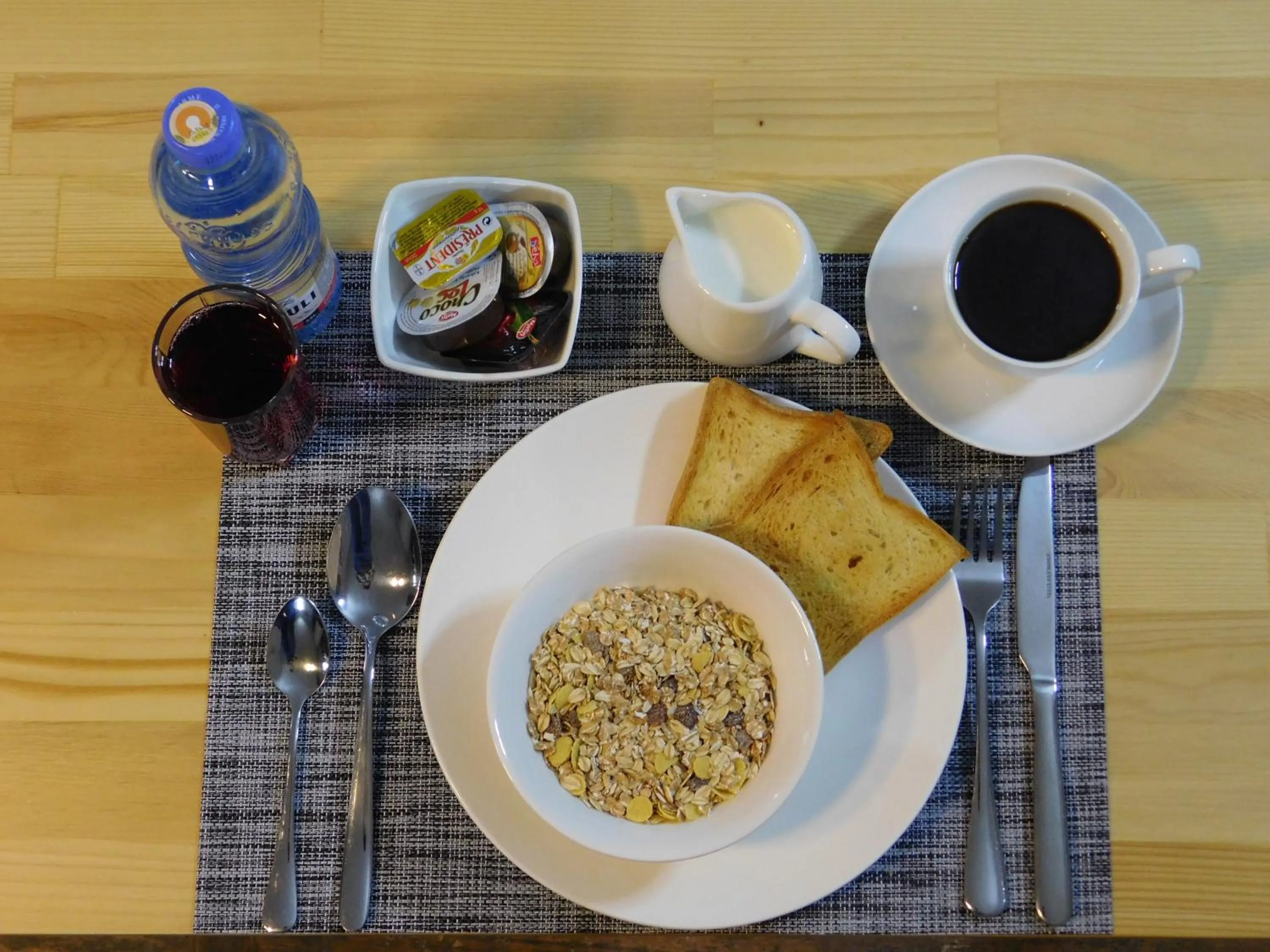 Breakfast in Tea for Two Hotel