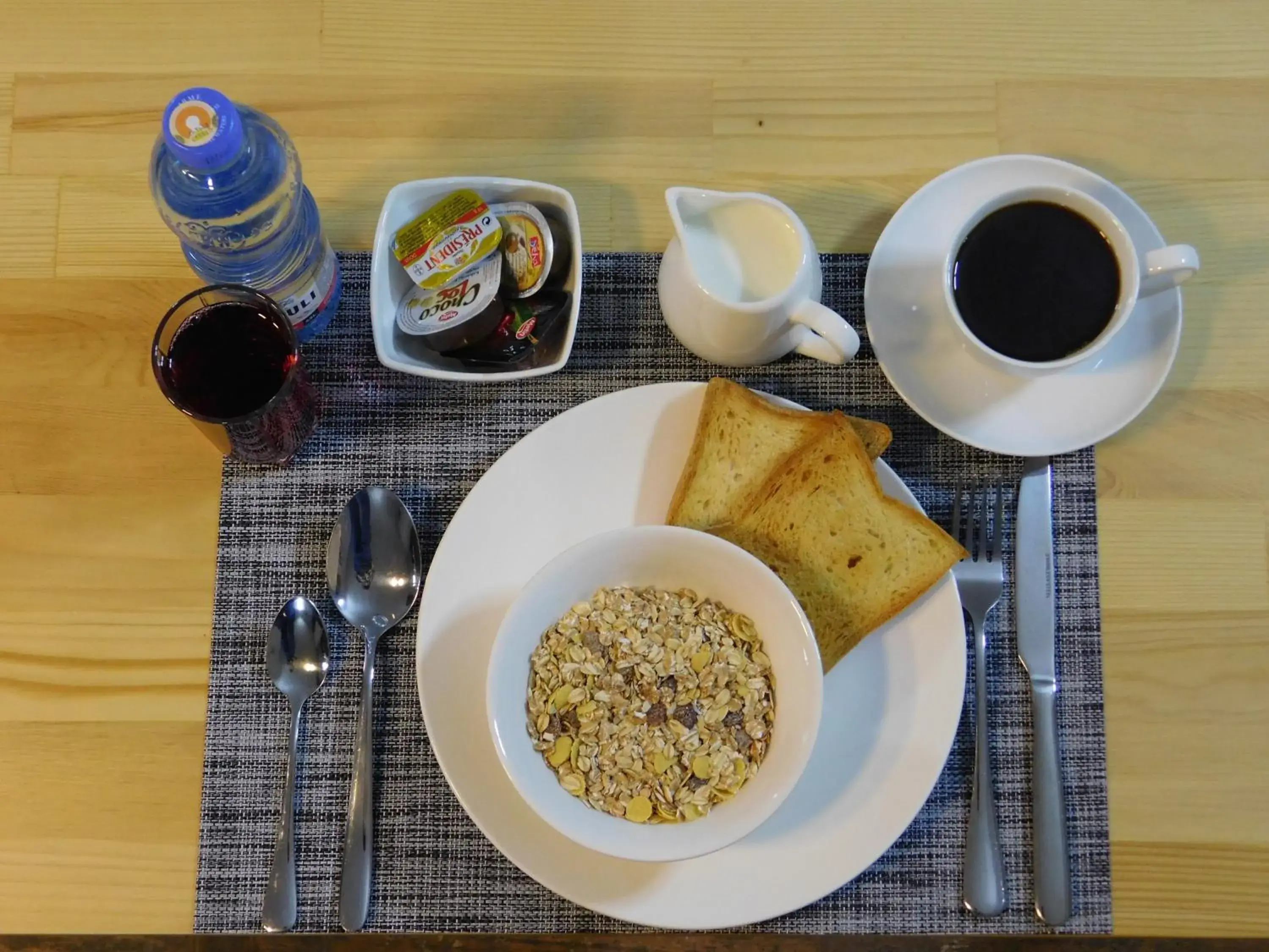 Breakfast in Tea for Two Hotel Breakfast in Tea for Two Hotel