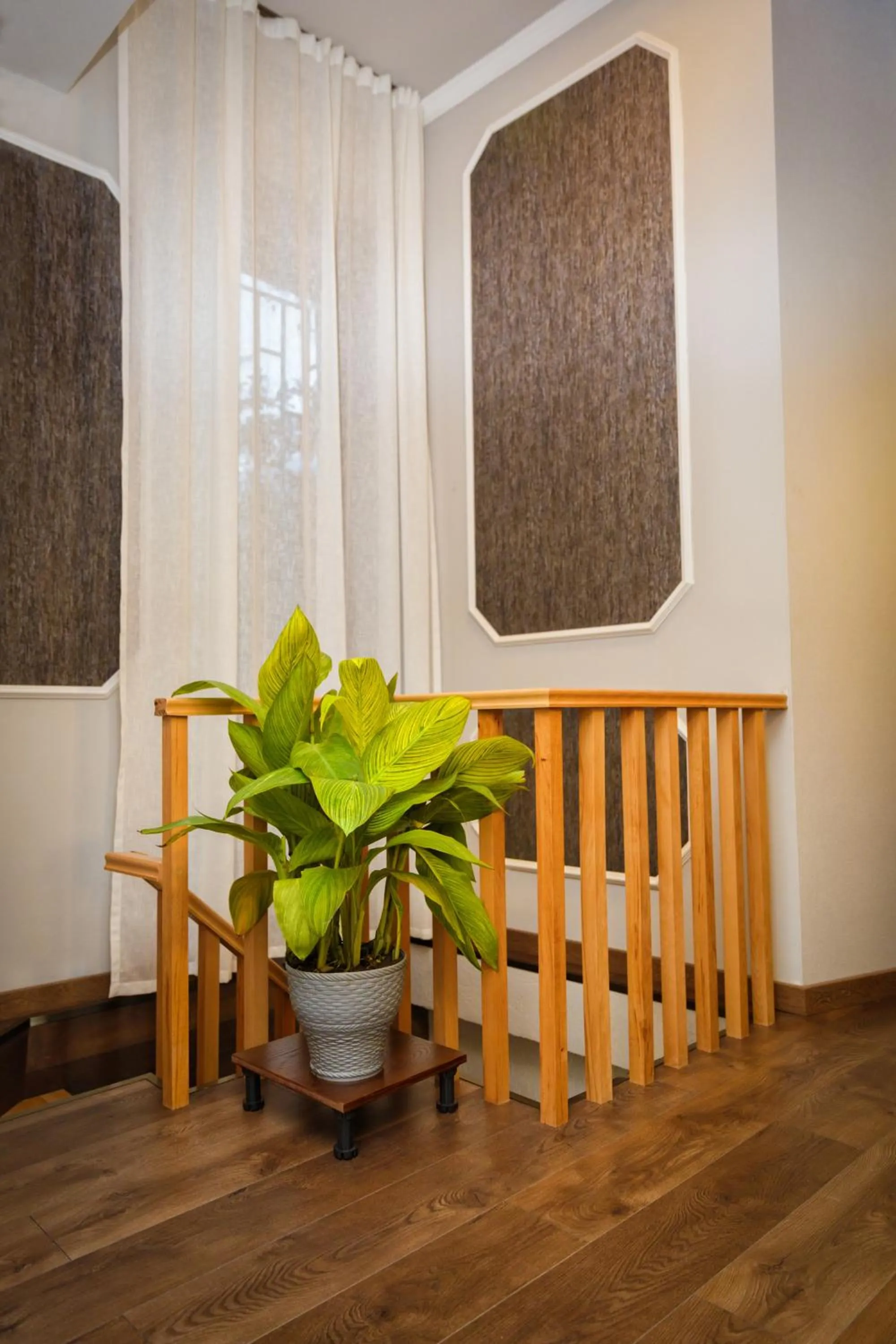 Guests in Tea for Two Hotel