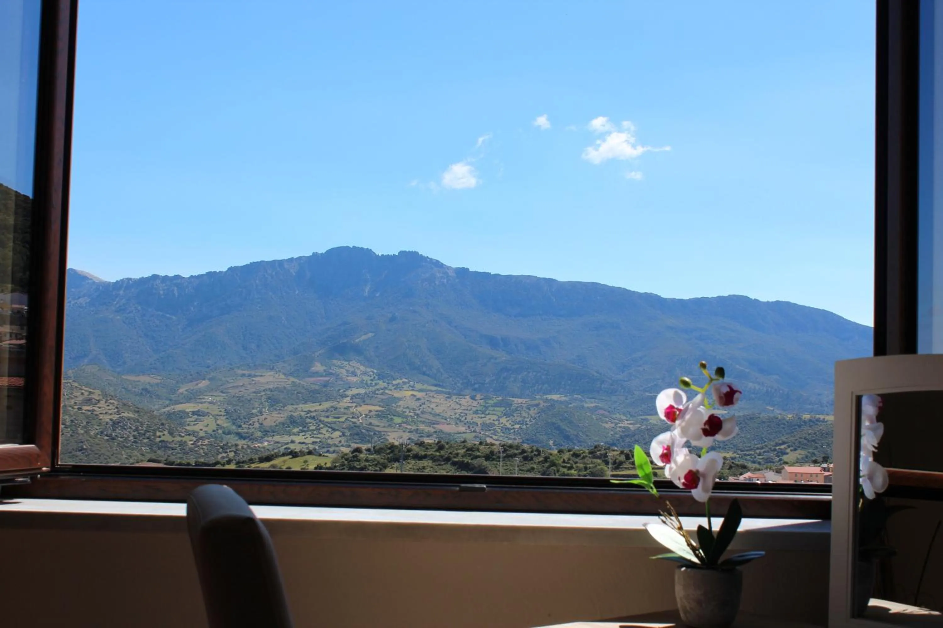 Mountain view in b&b il Portico Orgosolo