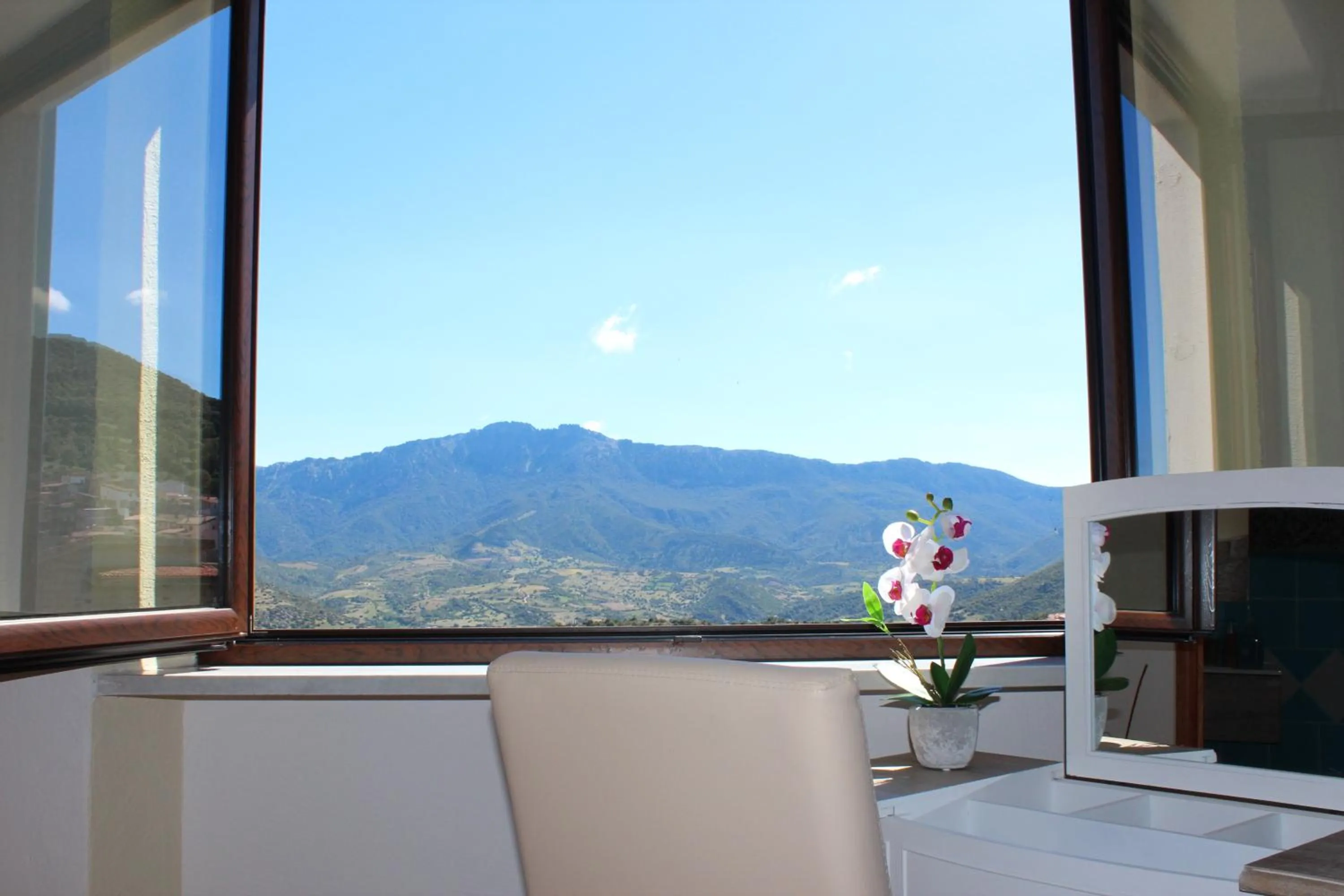 Photo of the whole room in b&b il Portico Orgosolo