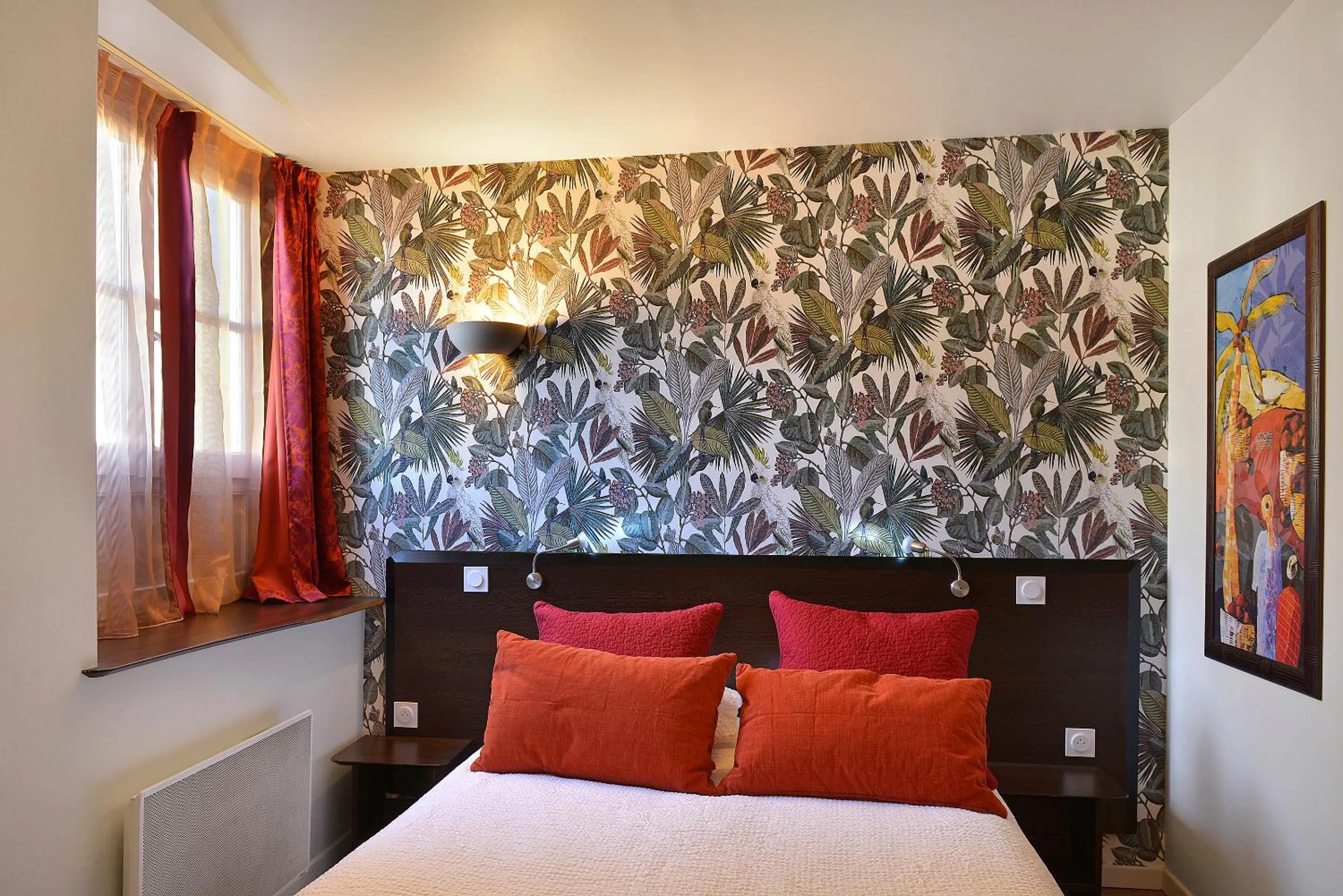 Bedroom, Bed in Logis Hôtels Le Saint Georges