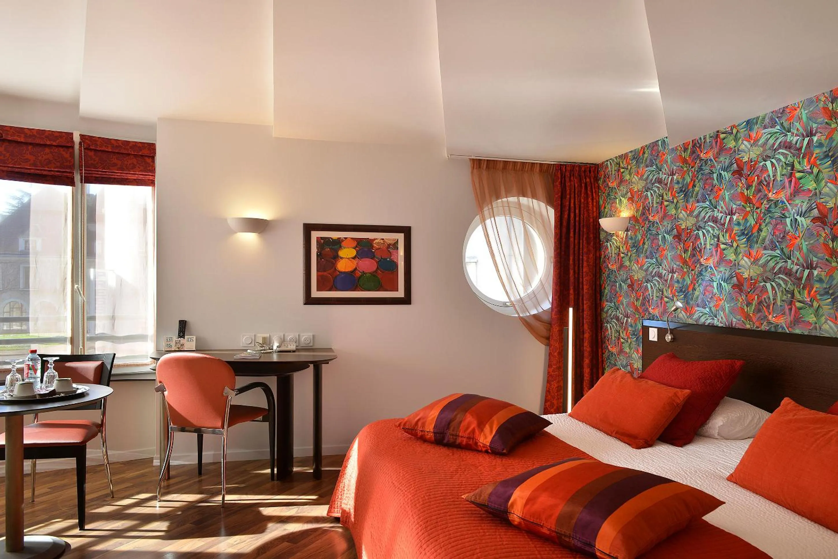 Photo of the whole room in Logis Hôtels Le Saint Georges