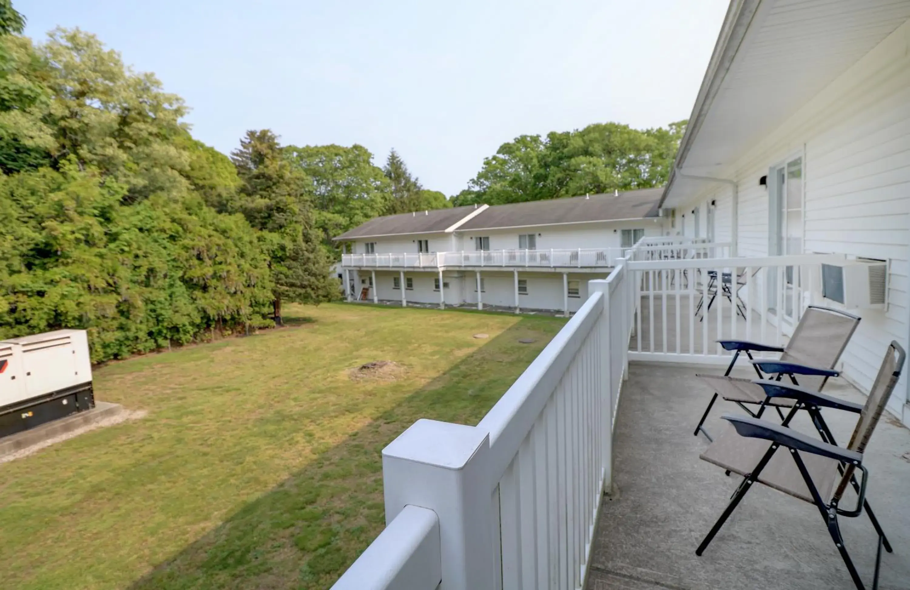 Property building in Hamilton Village Inn Property building in Hamilton Village Inn