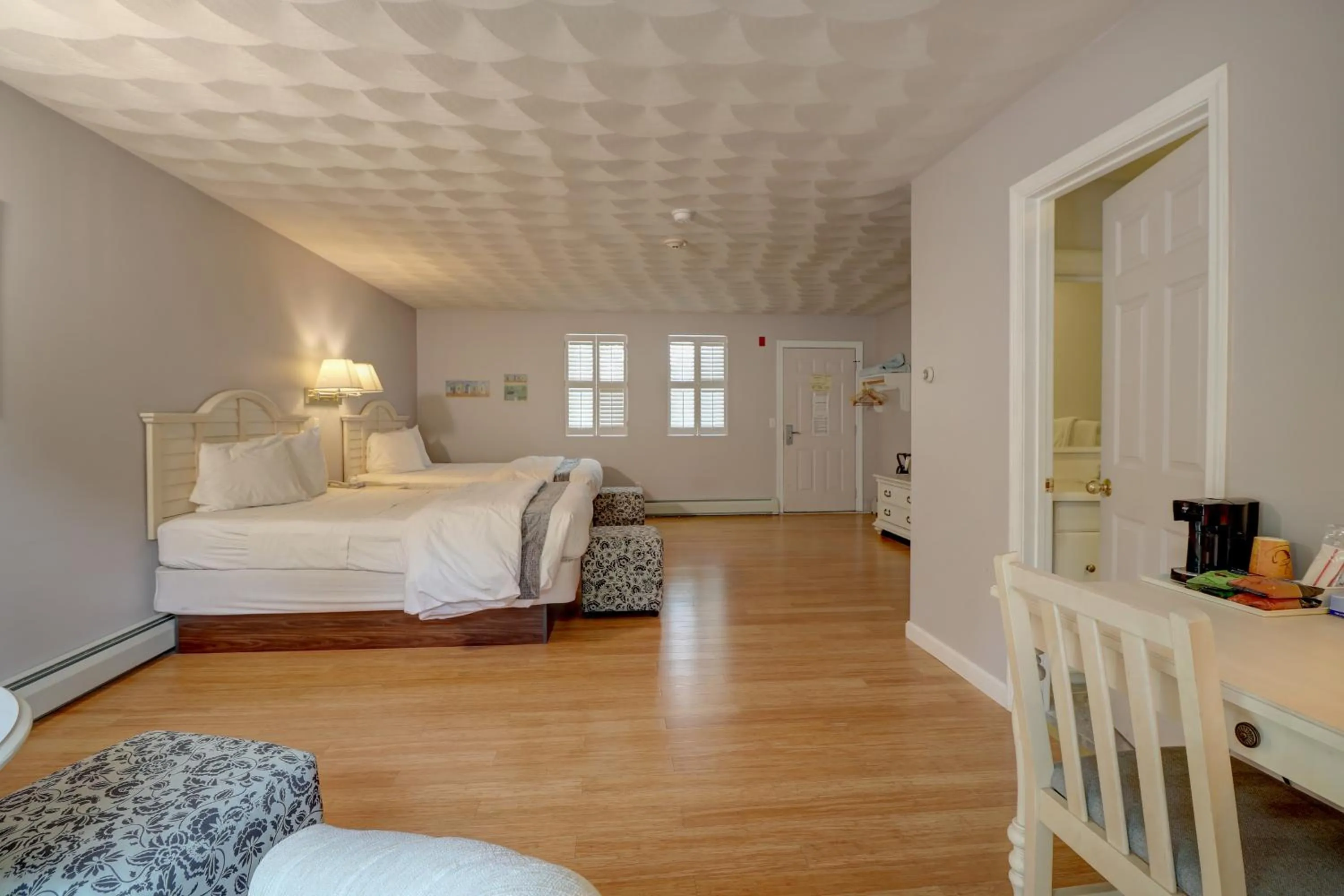 Bed in Hamilton Village Inn