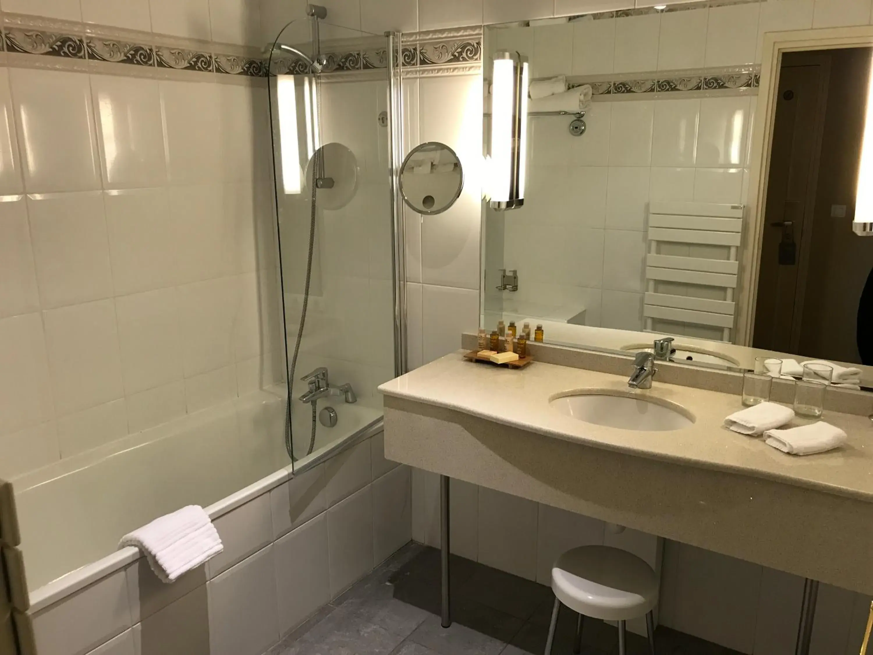 Double or Twin Room in Château de Sancy Double or Twin Room in Château de Sancy