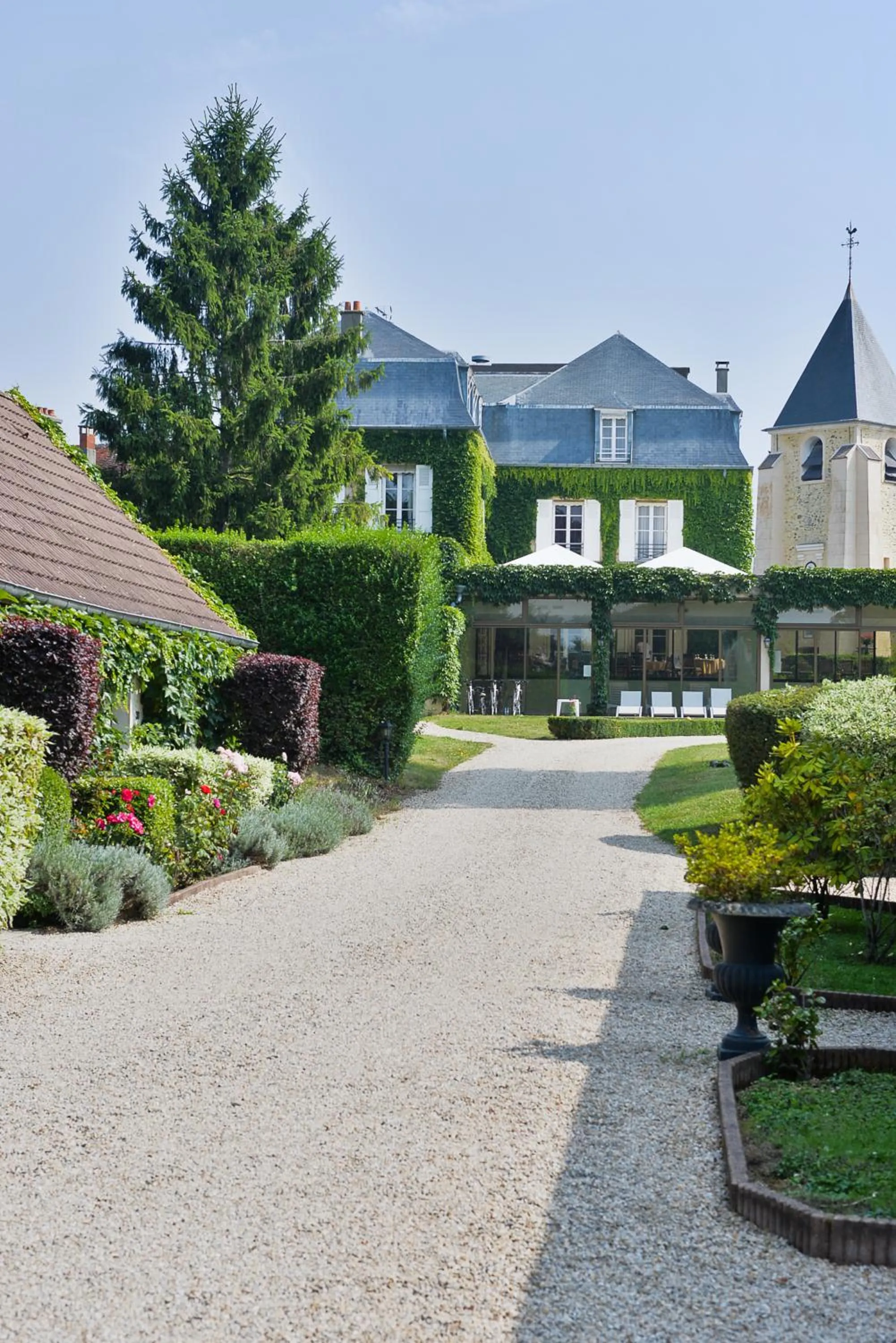 Facade/entrance in Château de Sancy