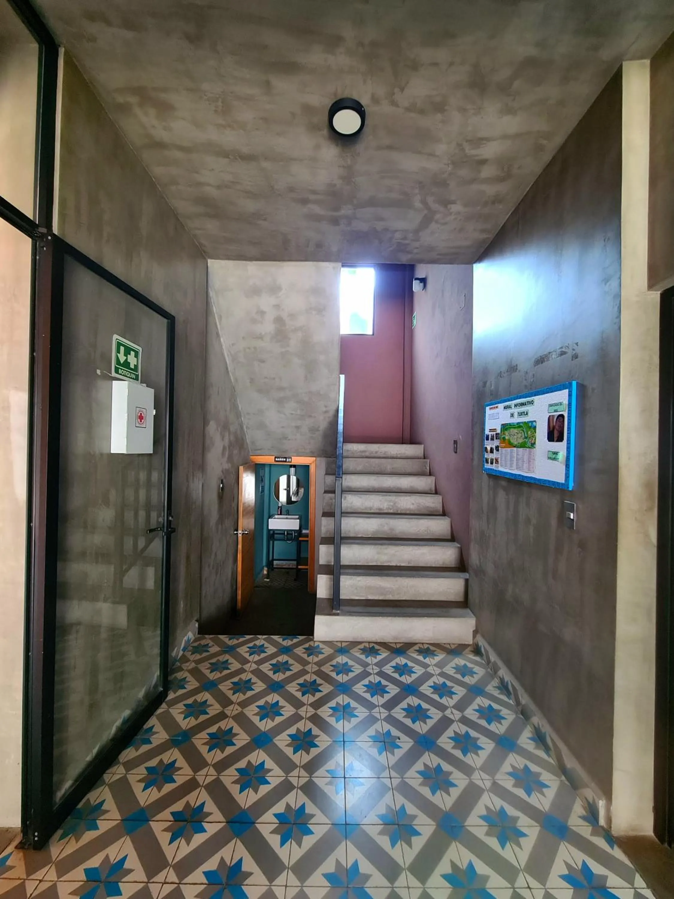 Property logo or sign in Hotel Momotus Tuxtla - Desayuno opcional