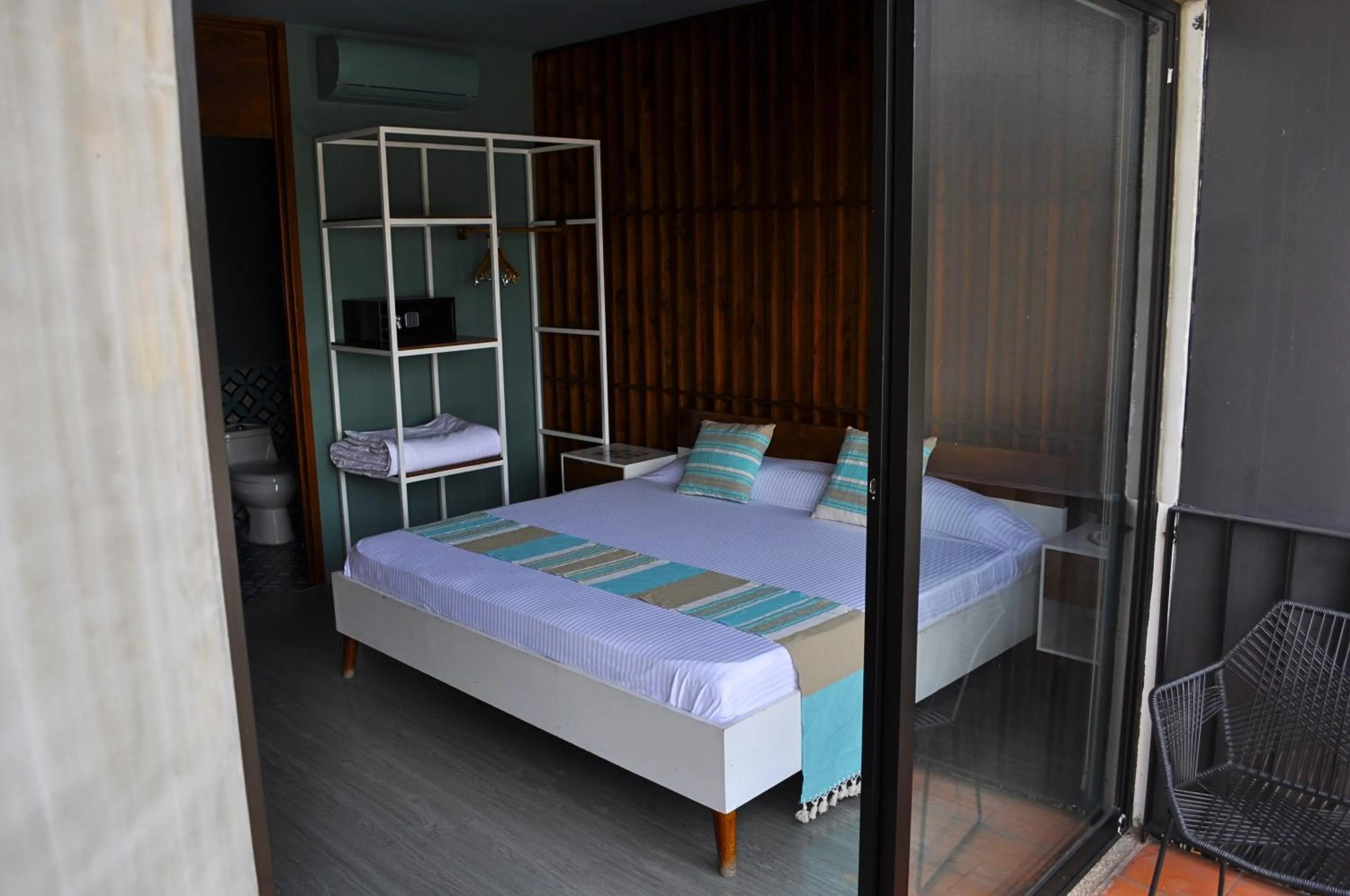 Balcony/Terrace, Bed in Hotel Momotus Tuxtla - Desayuno opcional