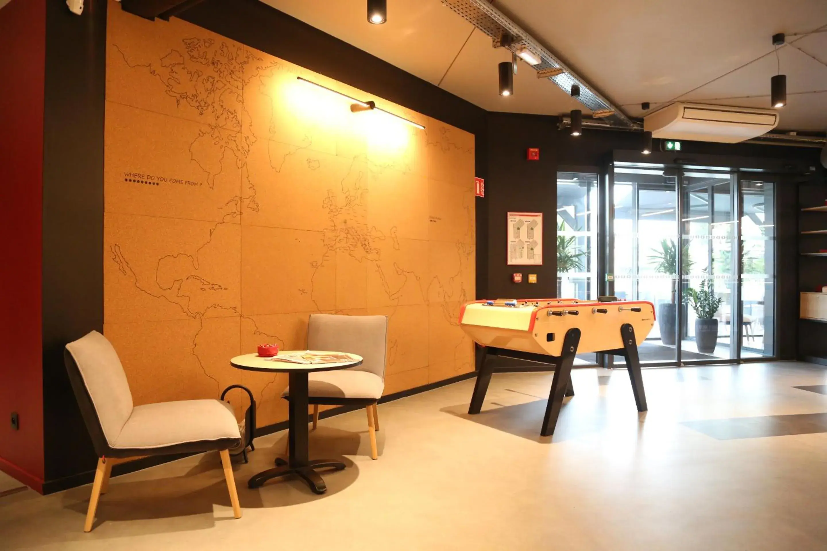 Lobby or reception in ibis Styles Bâle-Mulhouse Aéroport Lobby or reception in ibis Styles Bâle-Mulhouse Aéroport