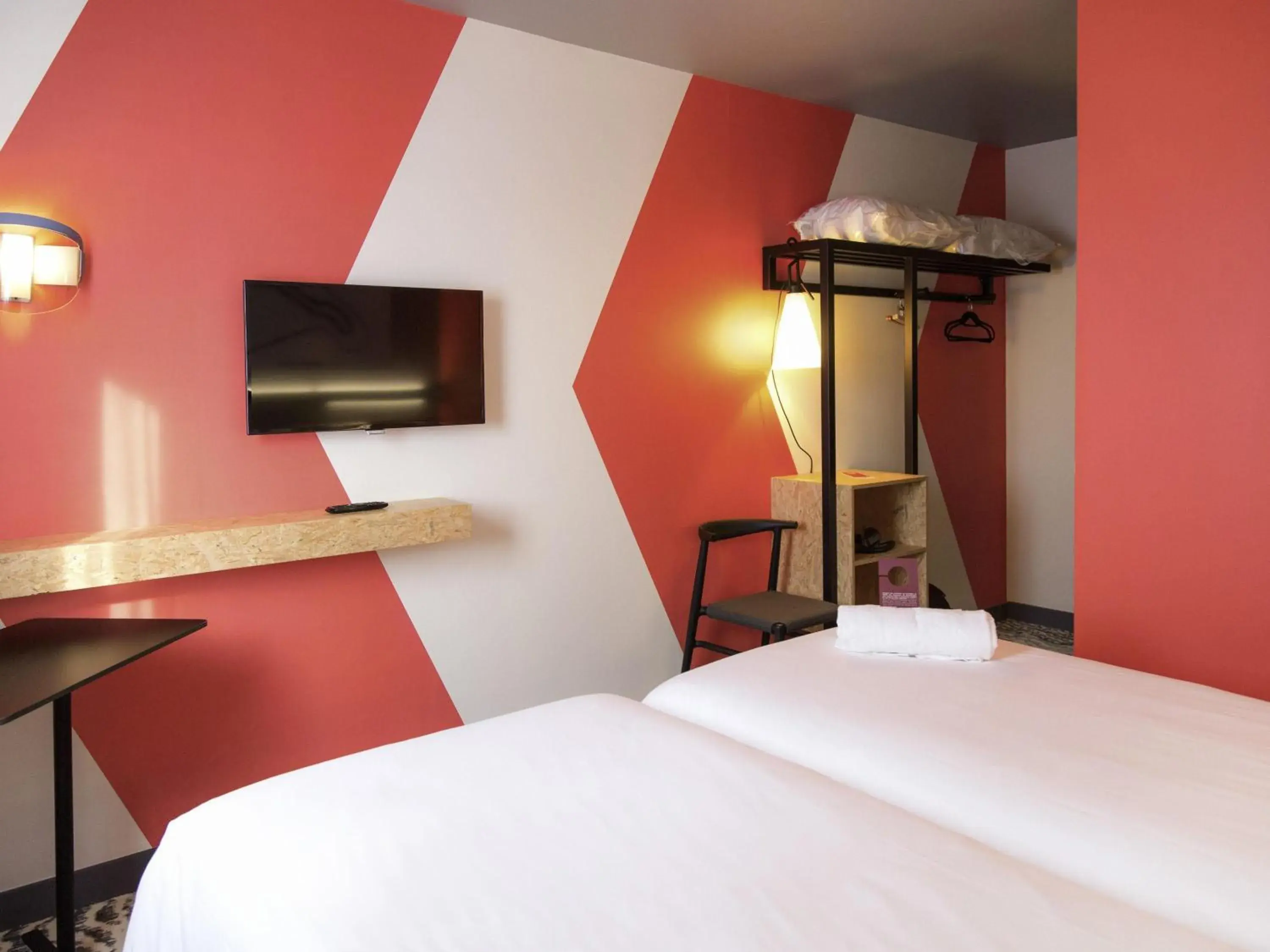 Bedroom, Bed in ibis Styles Bâle-Mulhouse Aéroport Bedroom, Bed in ibis Styles Bâle-Mulhouse Aéroport