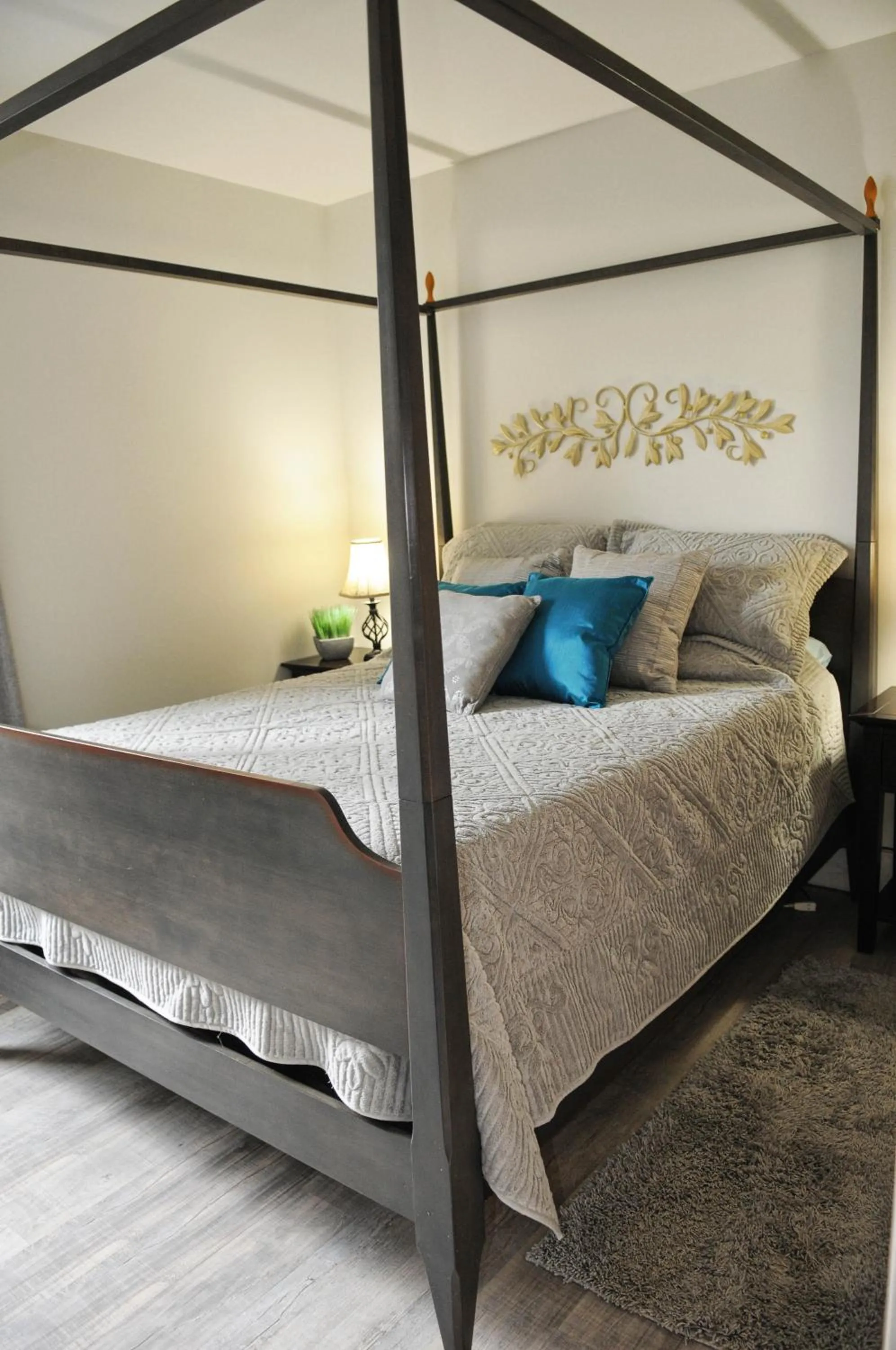 Bedroom, Bed in Valley View