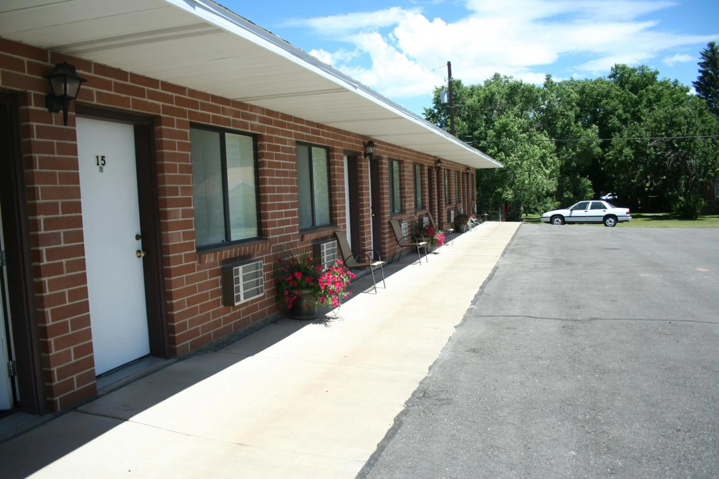 Blue Pine Motel