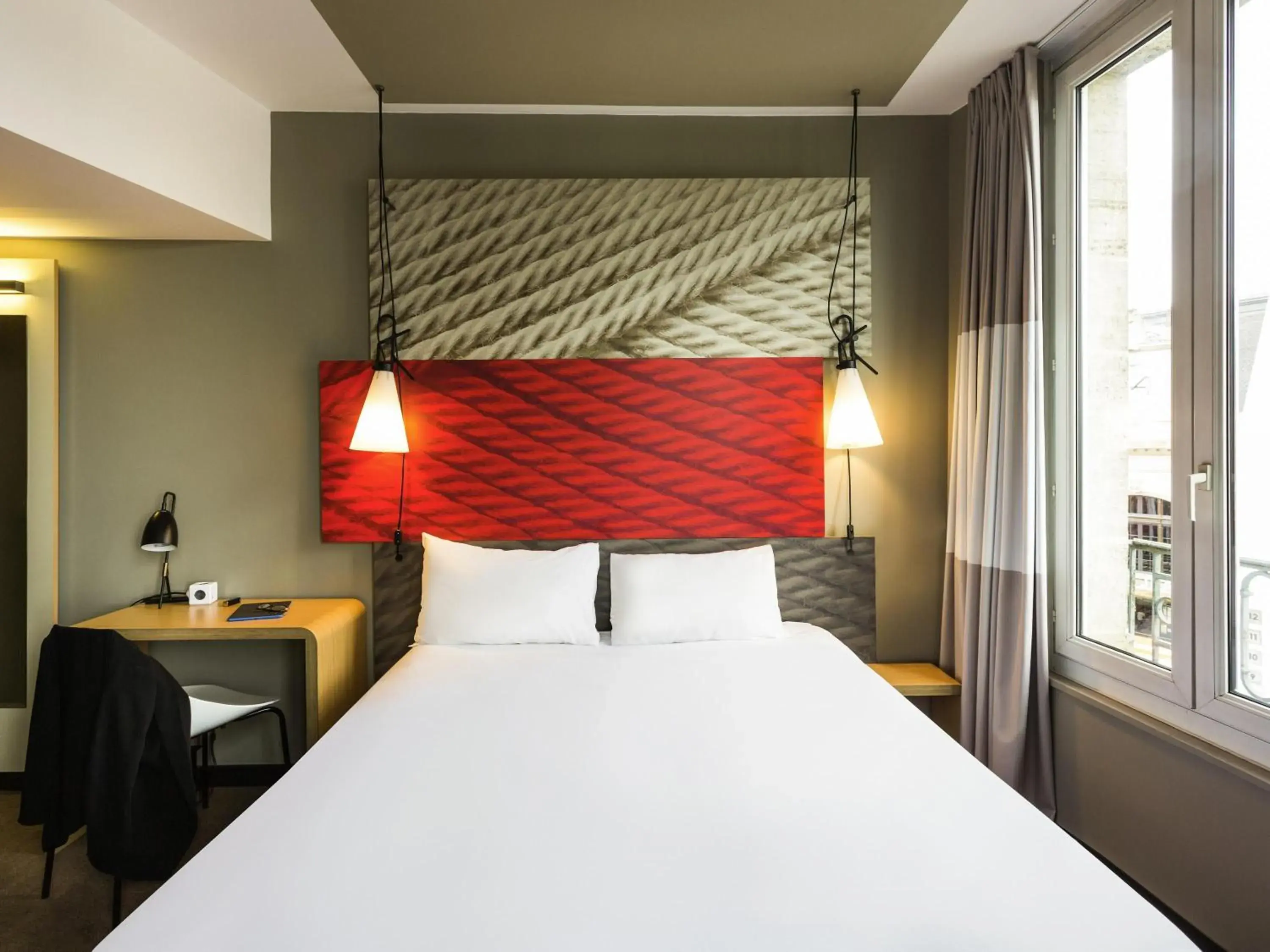 Bedroom, Bed in ibis Bordeaux Centre Gare Saint Jean Euratlantique Bedroom, Bed in ibis Bordeaux Centre Gare Saint Jean Euratlantique