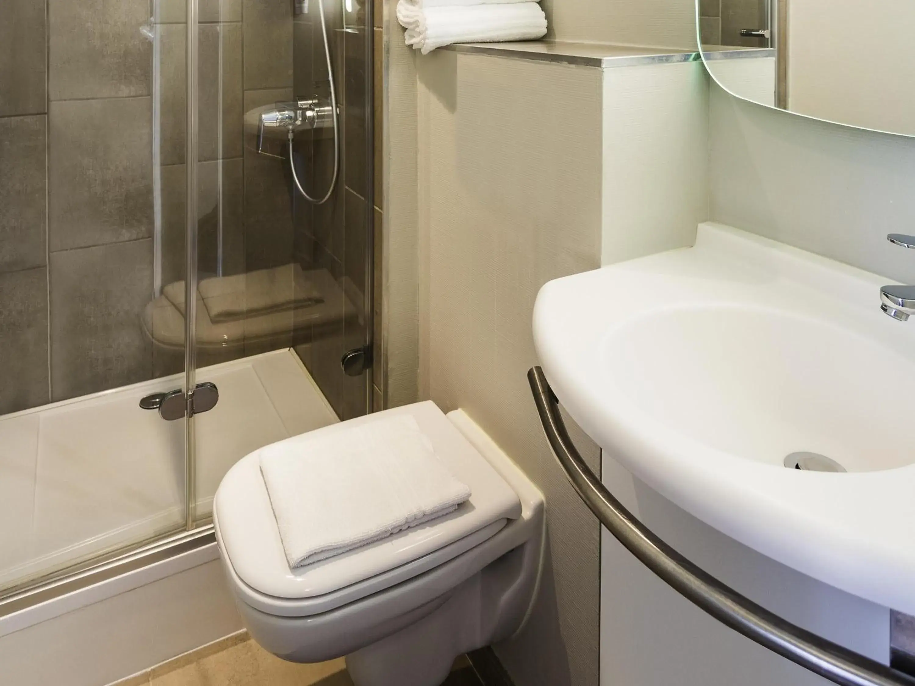 Bedroom in ibis Bordeaux Centre Gare Saint Jean Euratlantique Bedroom in ibis Bordeaux Centre Gare Saint Jean Euratlantique