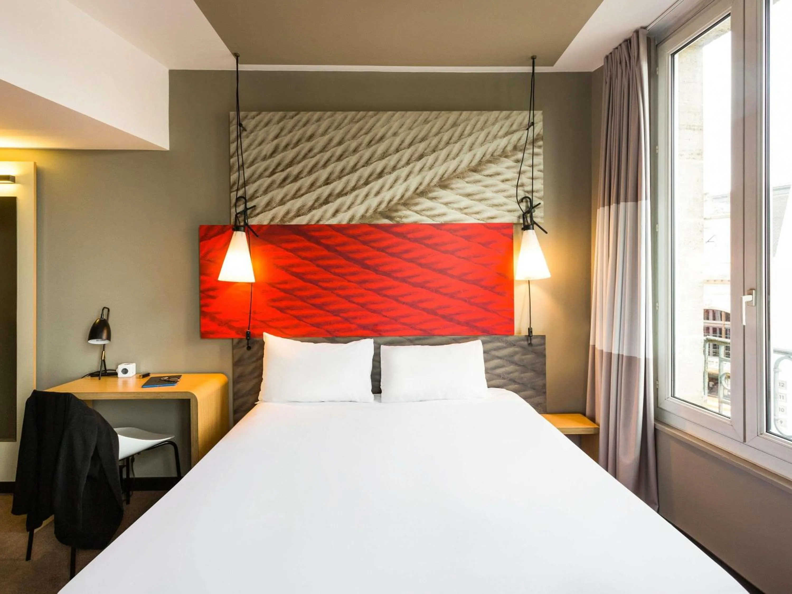 Bedroom, Bed in ibis Bordeaux Centre Gare Saint Jean Euratlantique