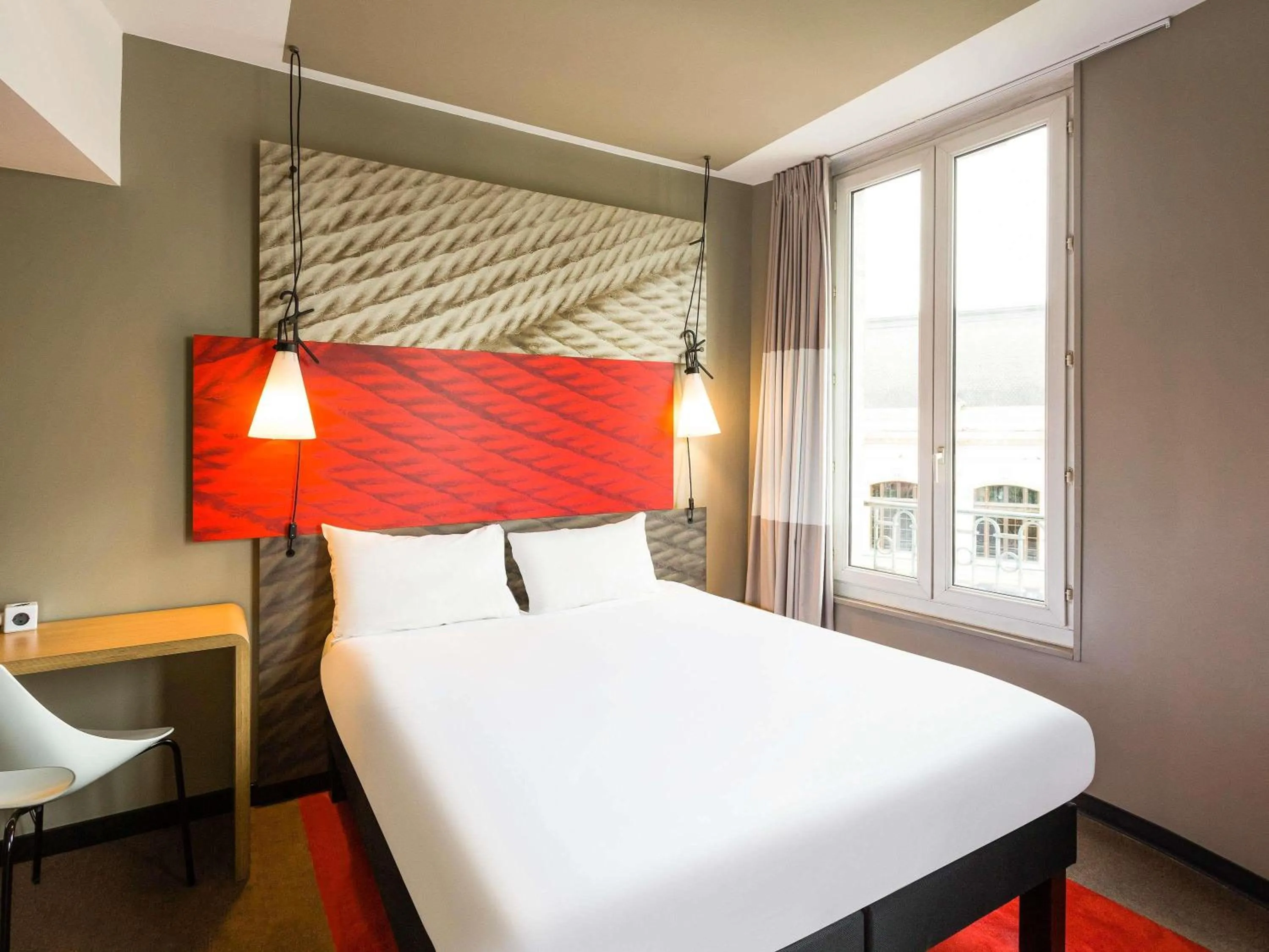 Bedroom, Bed in ibis Bordeaux Centre Gare Saint Jean Euratlantique
