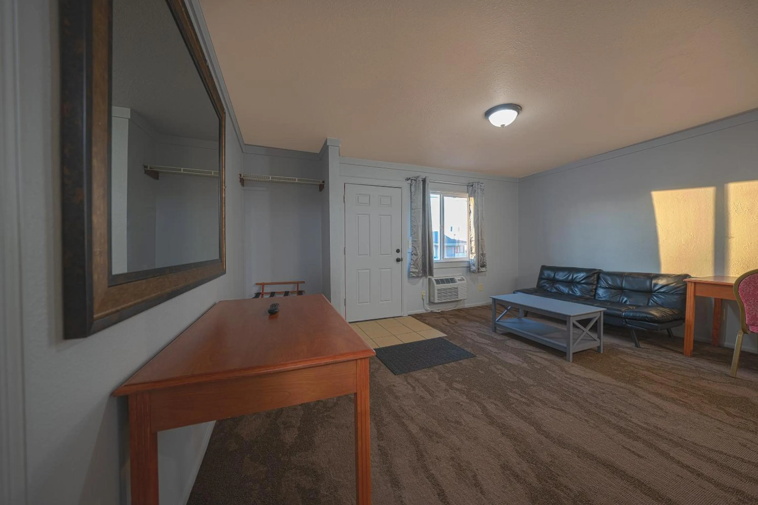 Bedroom in OYO Hotel Portland OR near Airport