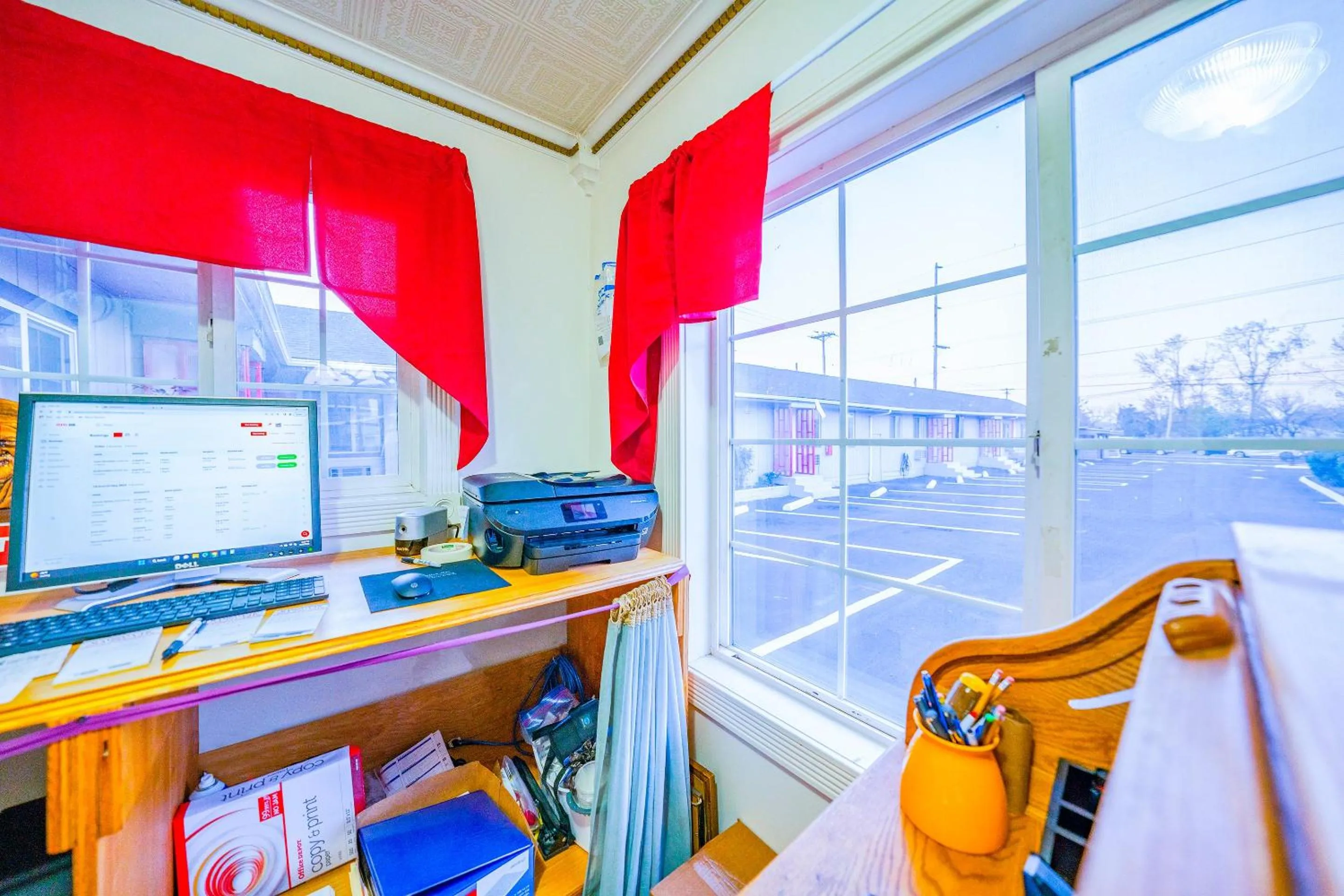 Lobby or reception in OYO Hotel Portland OR near Airport