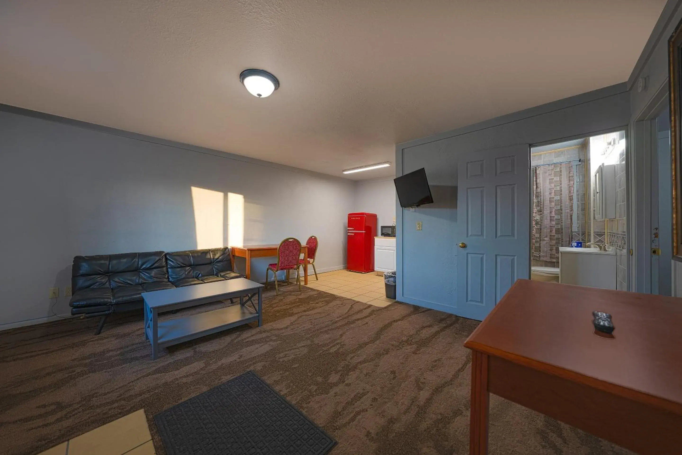 One-Bedroom Suite in OYO Hotel Portland OR near Airport One-Bedroom Suite in OYO Hotel Portland OR near Airport