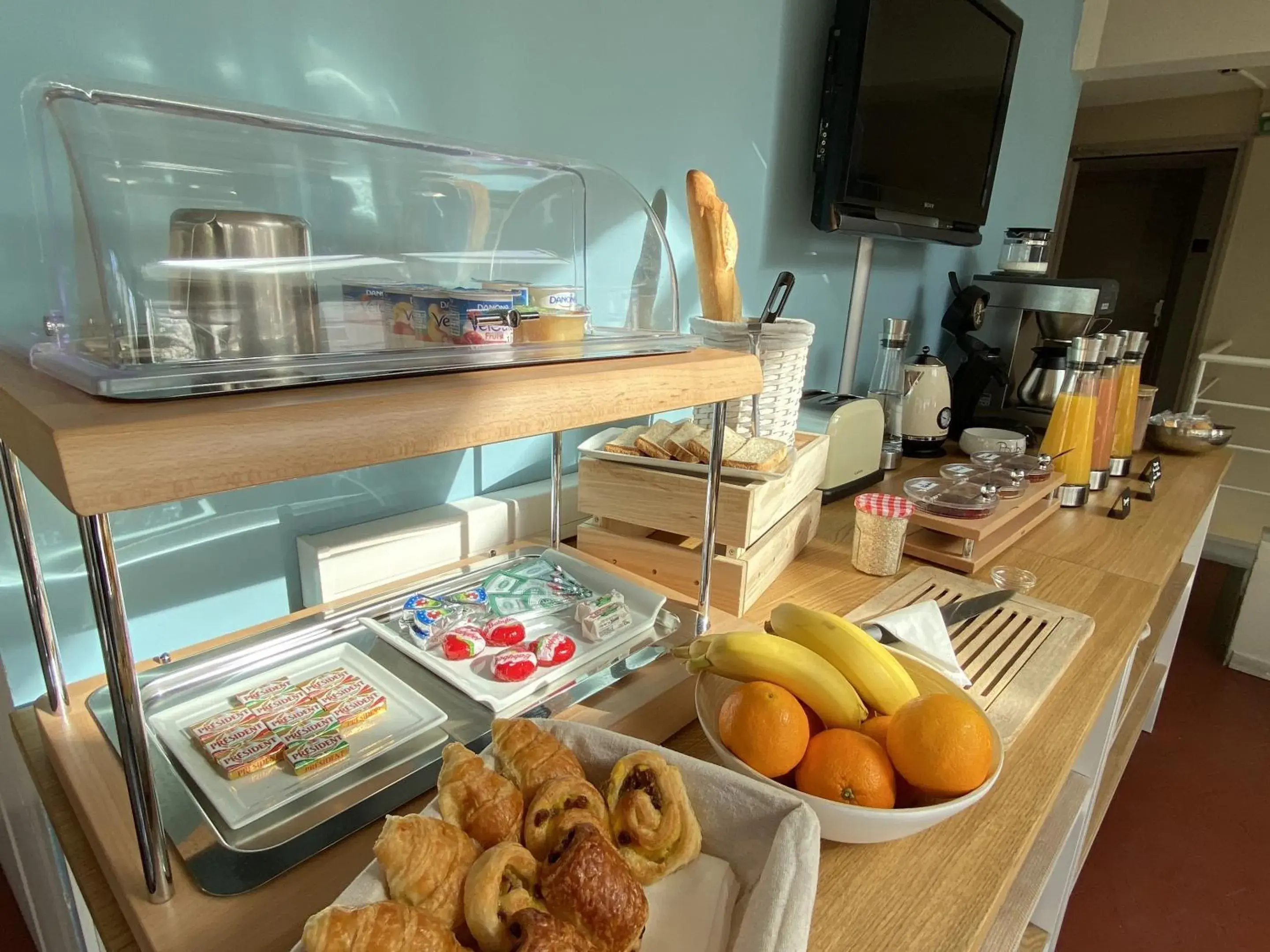 Dining area in Hôtel La Rotonde Dining area in Hôtel La Rotonde