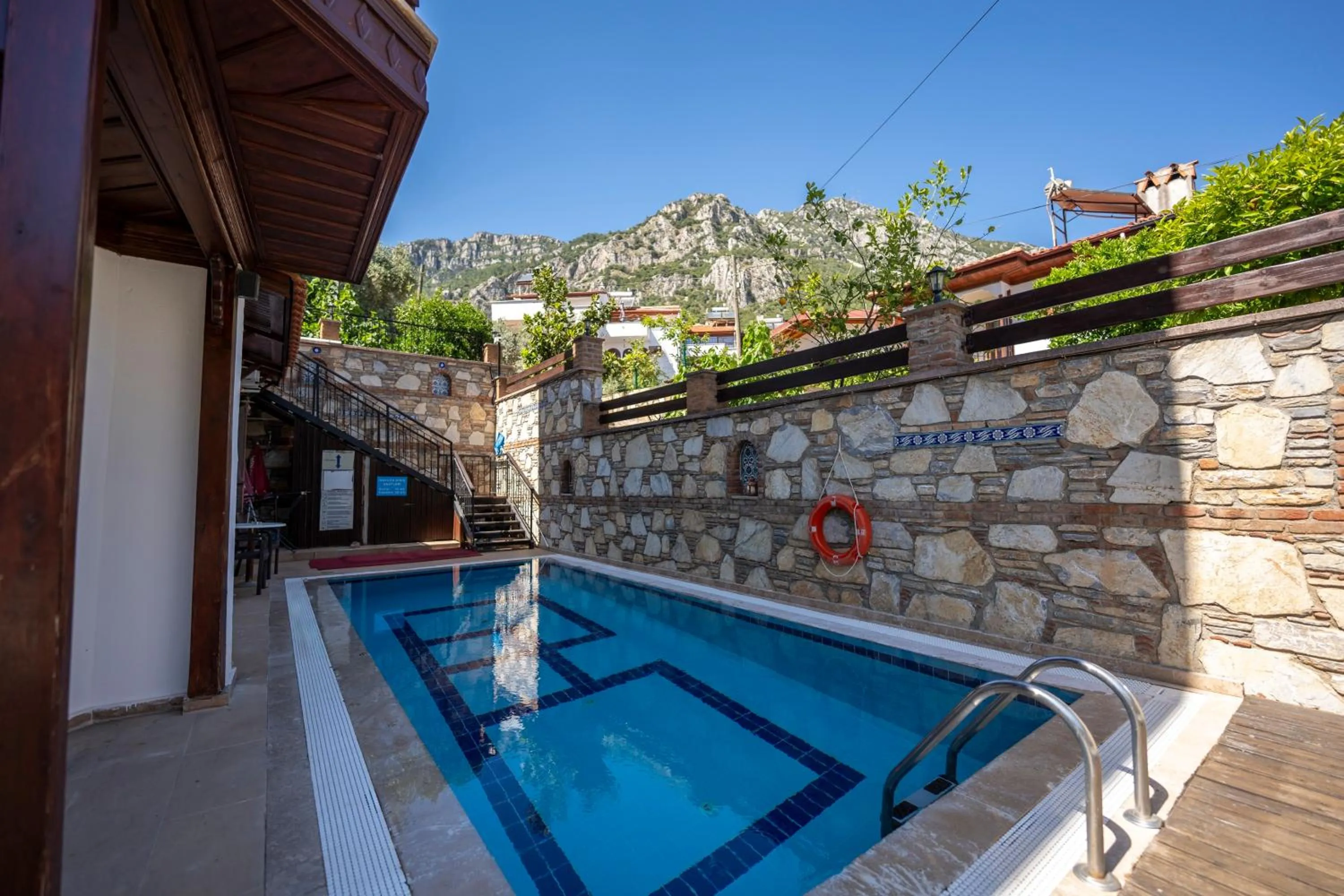 Swimming pool in Ankakyaka Apart Hotel