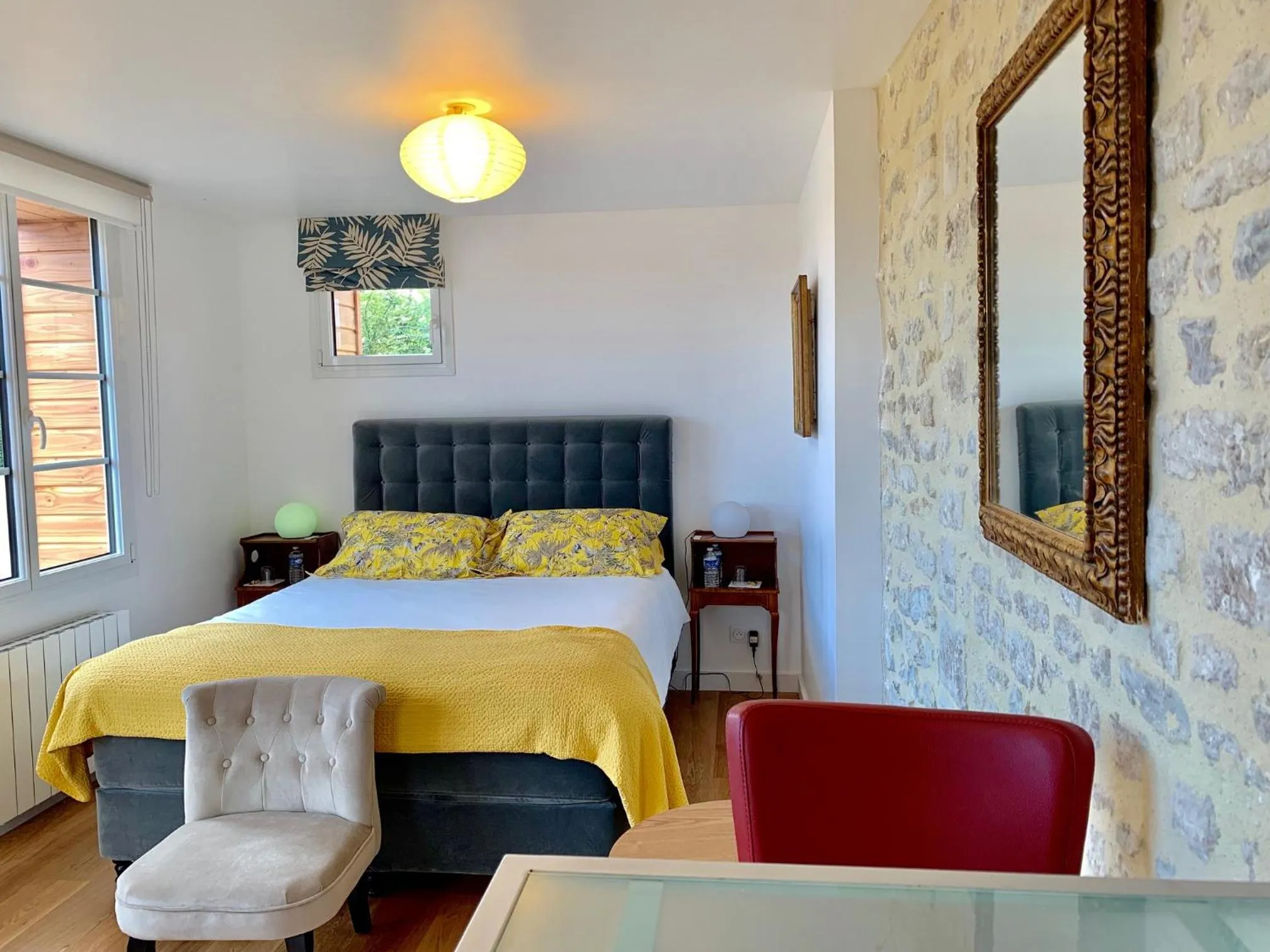 Bed in Villa kahlo Omaha Beach