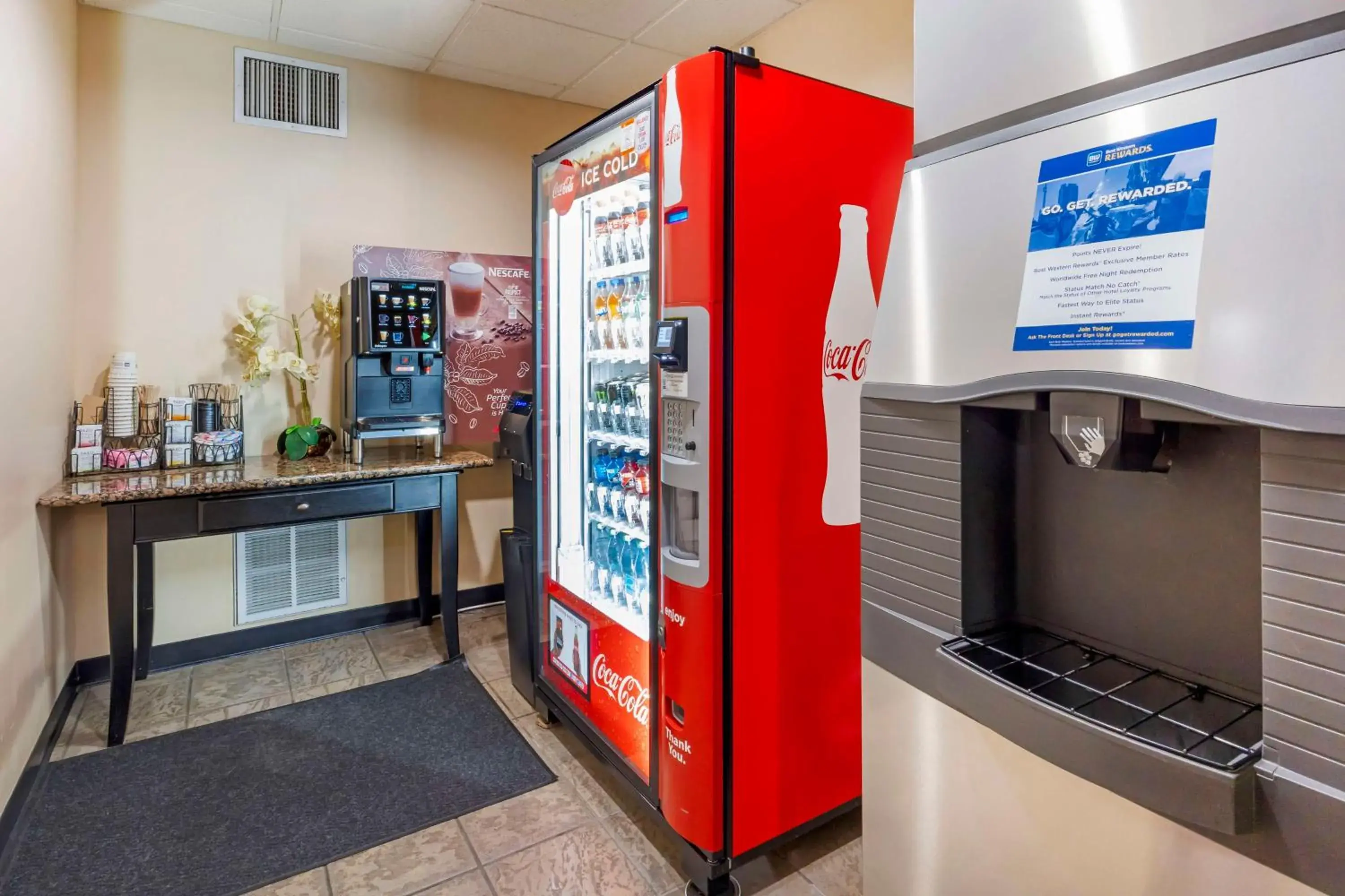 Property building in Best Western Plus Northwind Inn & Suites Property building in Best Western Plus Northwind Inn & Suites