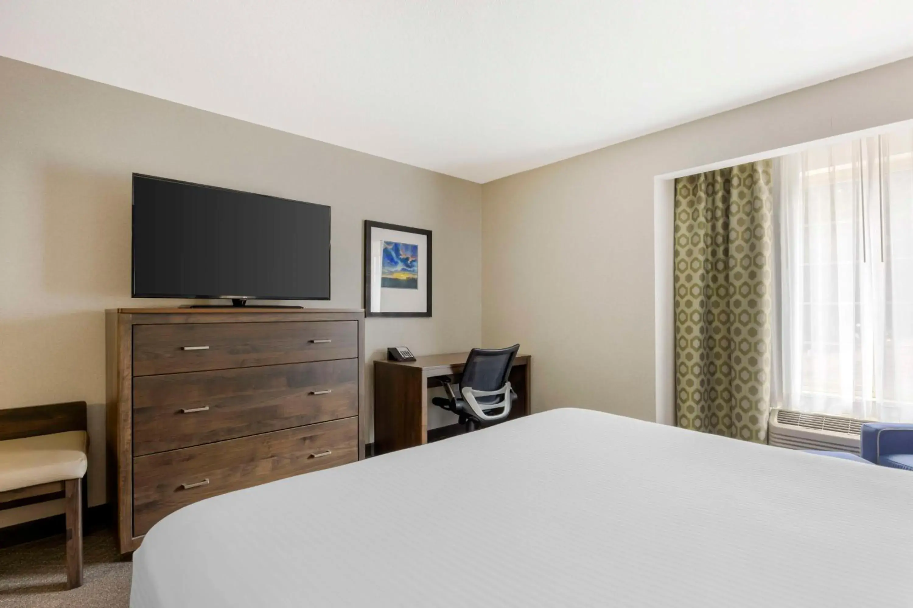 Bedroom, Bed in Best Western Plus Northwind Inn & Suites Bedroom, Bed in Best Western Plus Northwind Inn & Suites