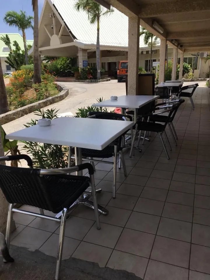 Restaurant/places to eat in Studio 12 Vue Mer Orient Bay