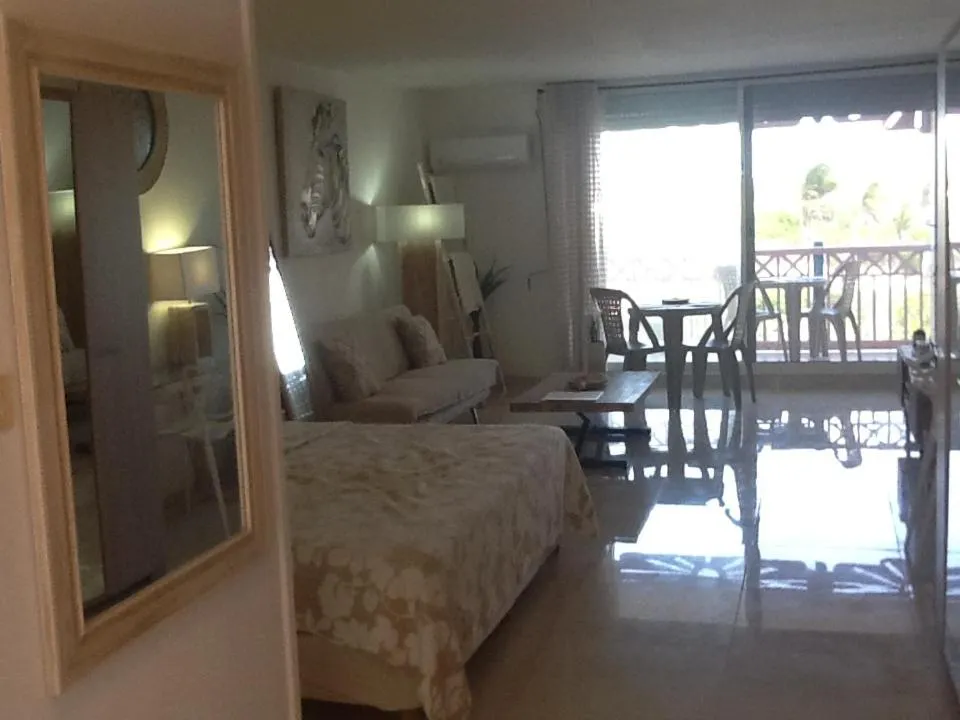 Bed in Studio 12 Vue Mer Orient Bay
