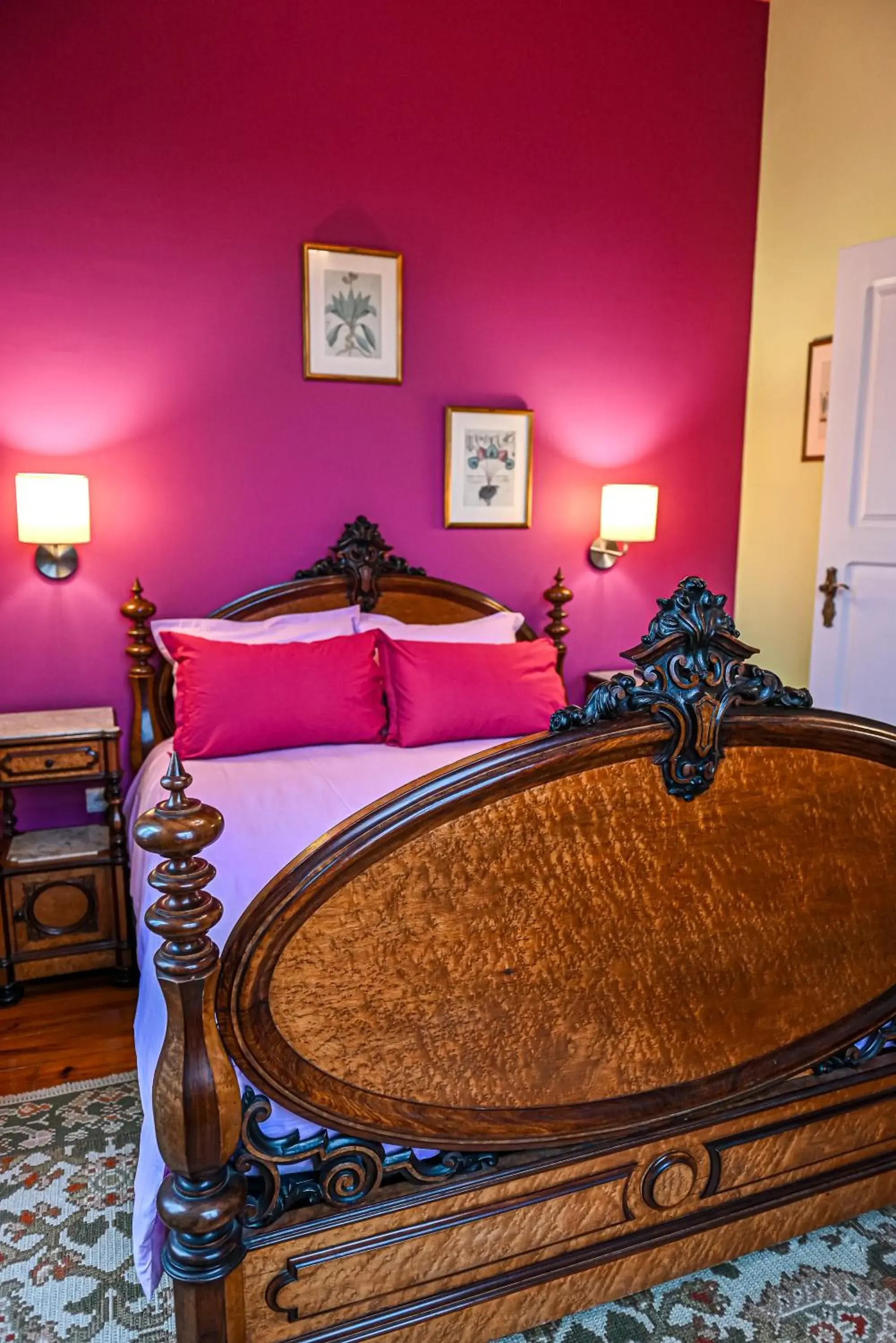 One-Bedroom Suite - single occupancy in Vintage Balcony Guesthouse & Suites One-Bedroom Suite - single occupancy in Vintage Balcony Guesthouse & Suites
