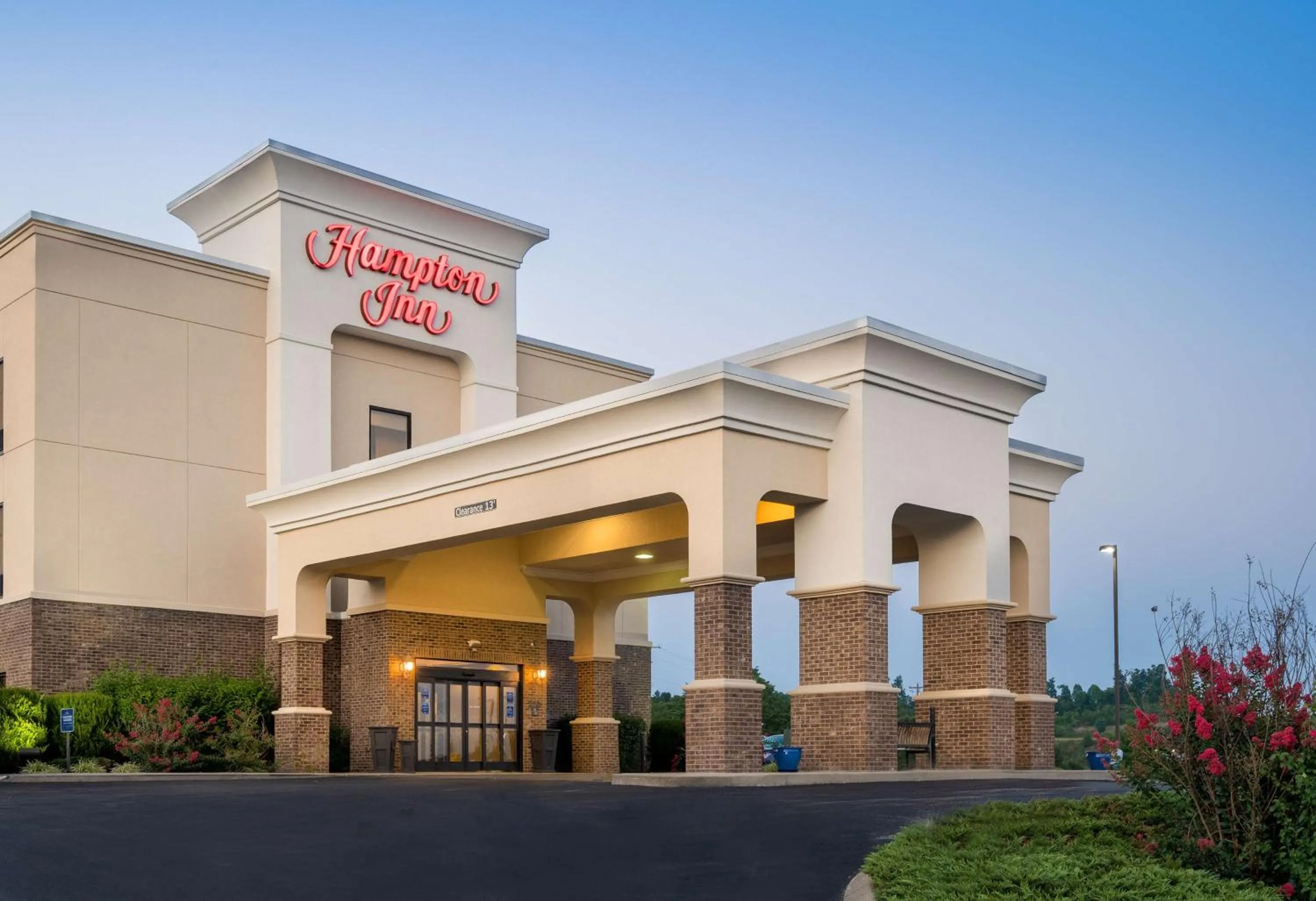 Property building in Hampton Inn London-North, Ky