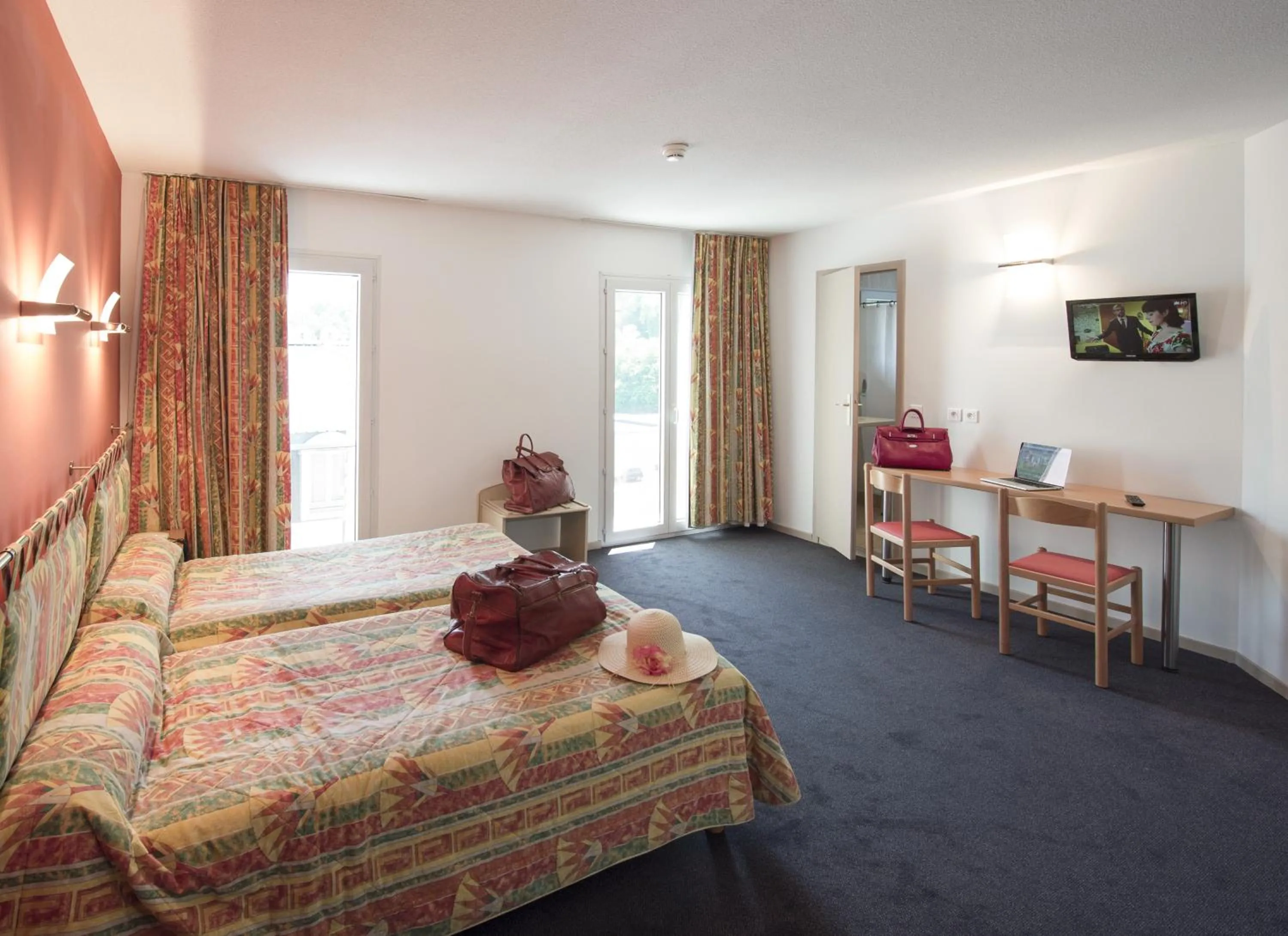 Photo of the whole room in Hôtel Esplanade Eden