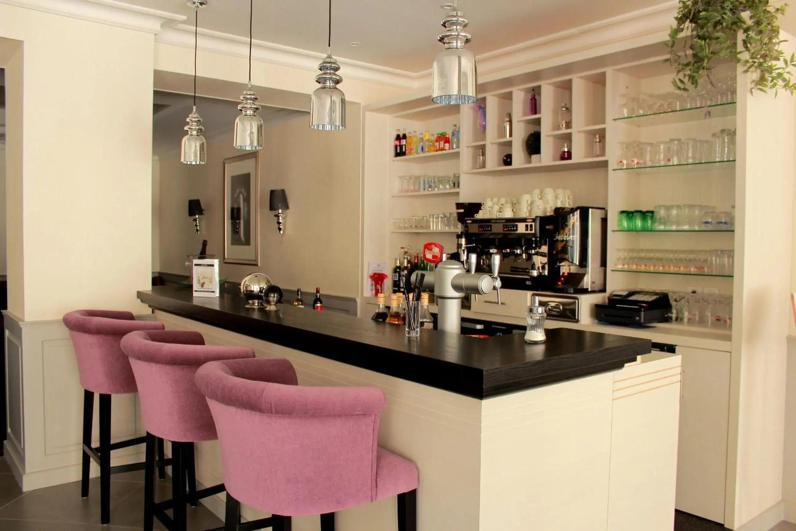 Lounge or bar in Hôtel Esplanade Eden Lounge or bar in Hôtel Esplanade Eden