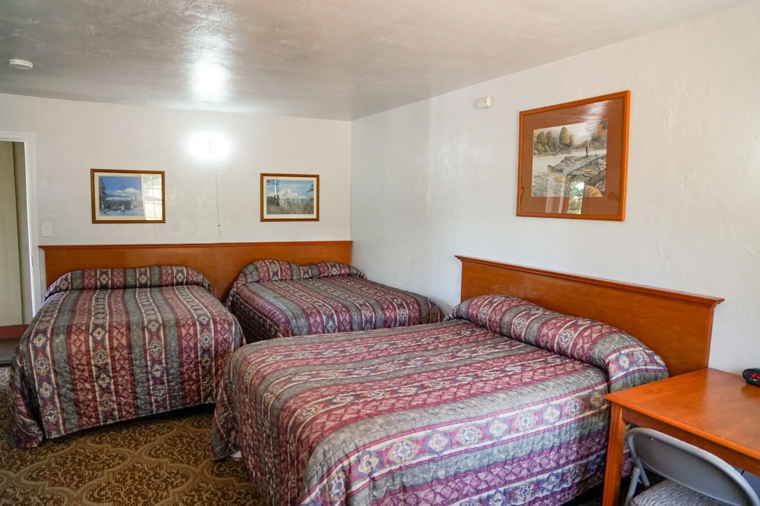 Basic Triple Room in Swiss Holiday Lodge Basic Triple Room in Swiss Holiday Lodge