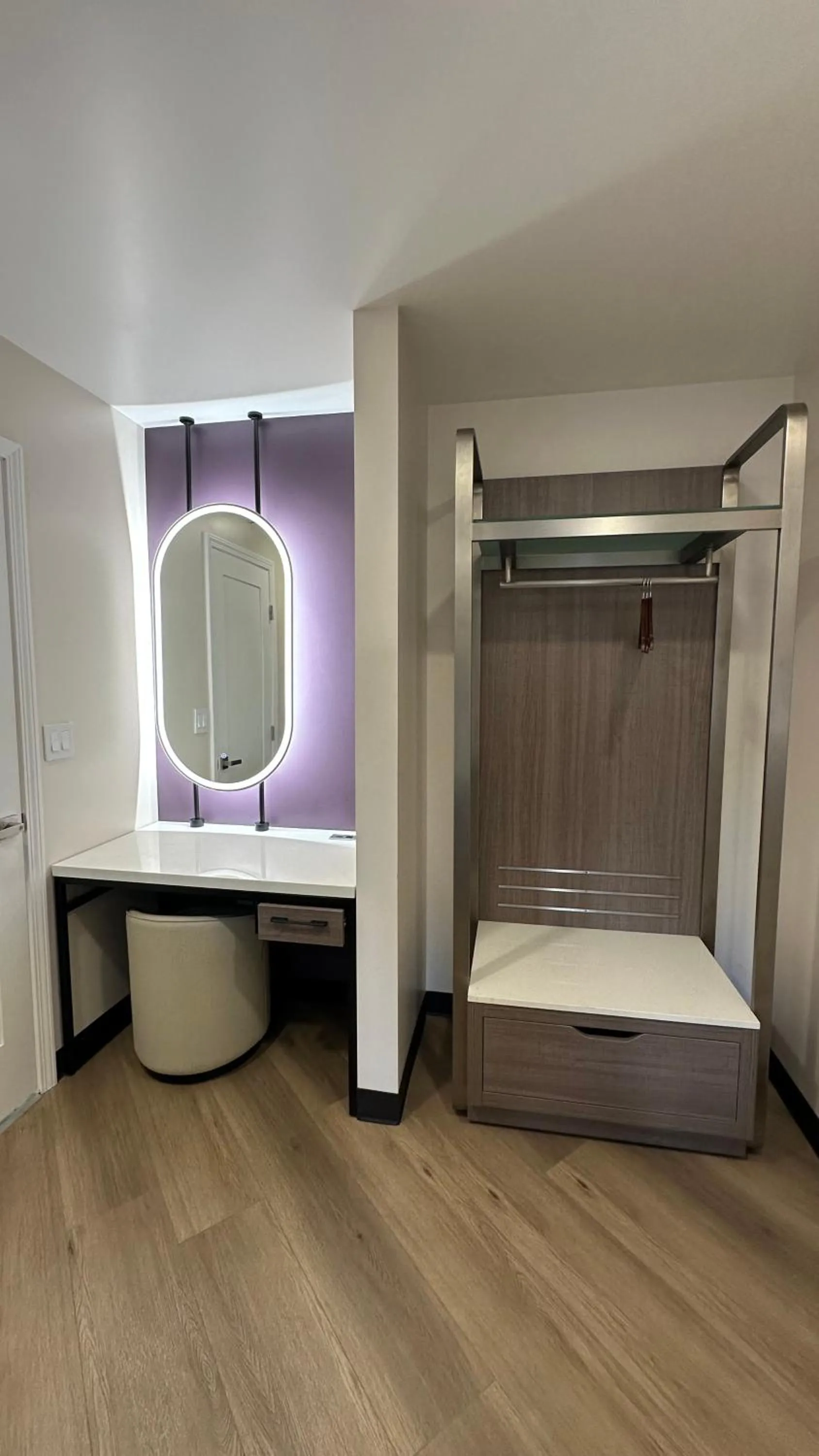 Bed in Costa Mesa Inn - Newport Beach Area