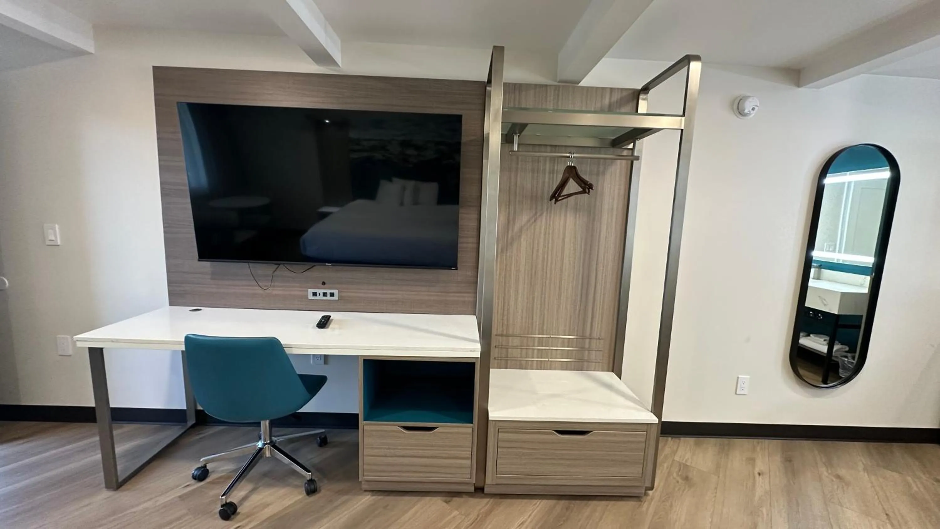 Costa Mesa Inn - Newport Beach Area