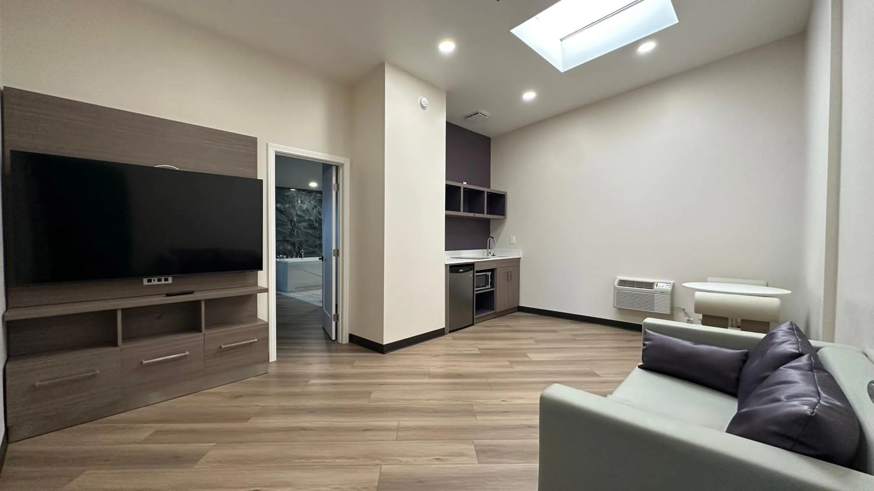 Costa Mesa Inn - Newport Beach Area