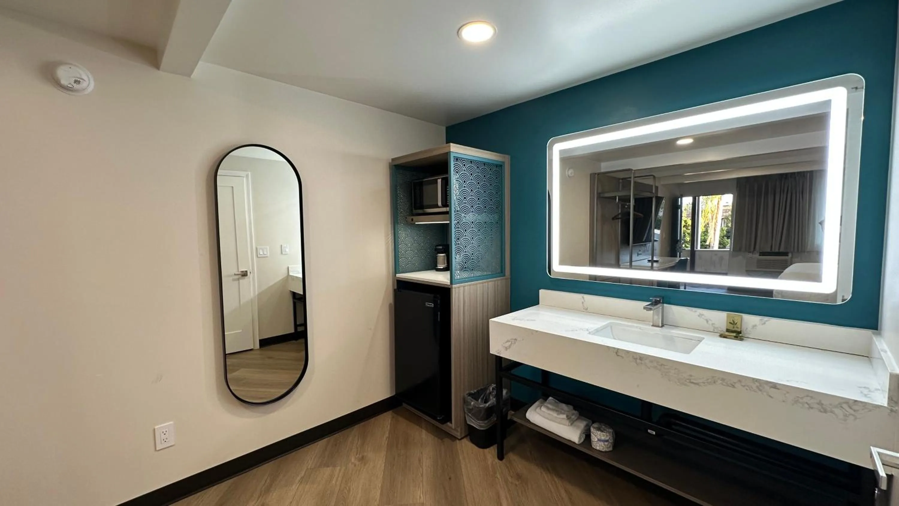 Costa Mesa Inn - Newport Beach Area