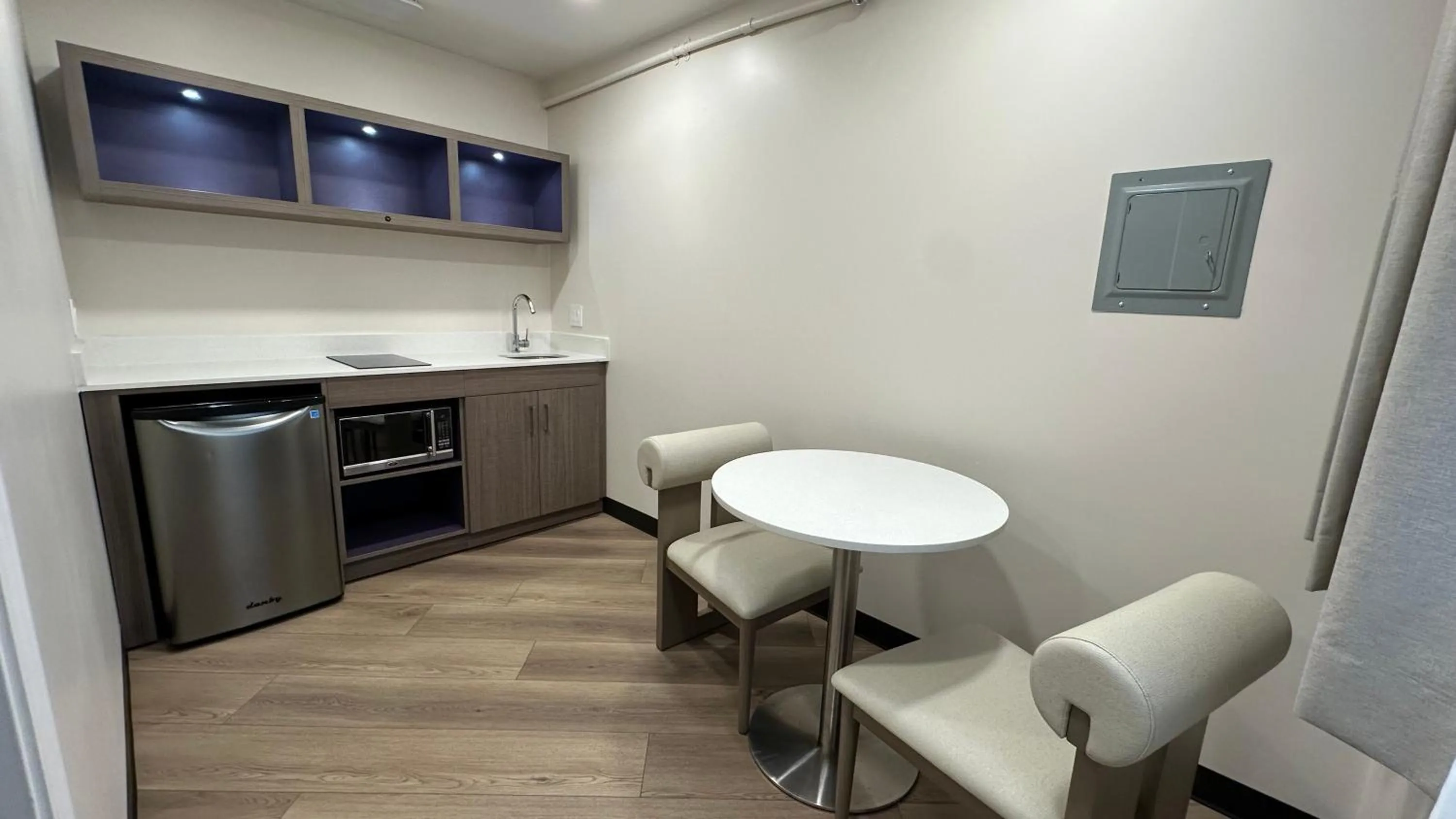 Costa Mesa Inn - Newport Beach Area