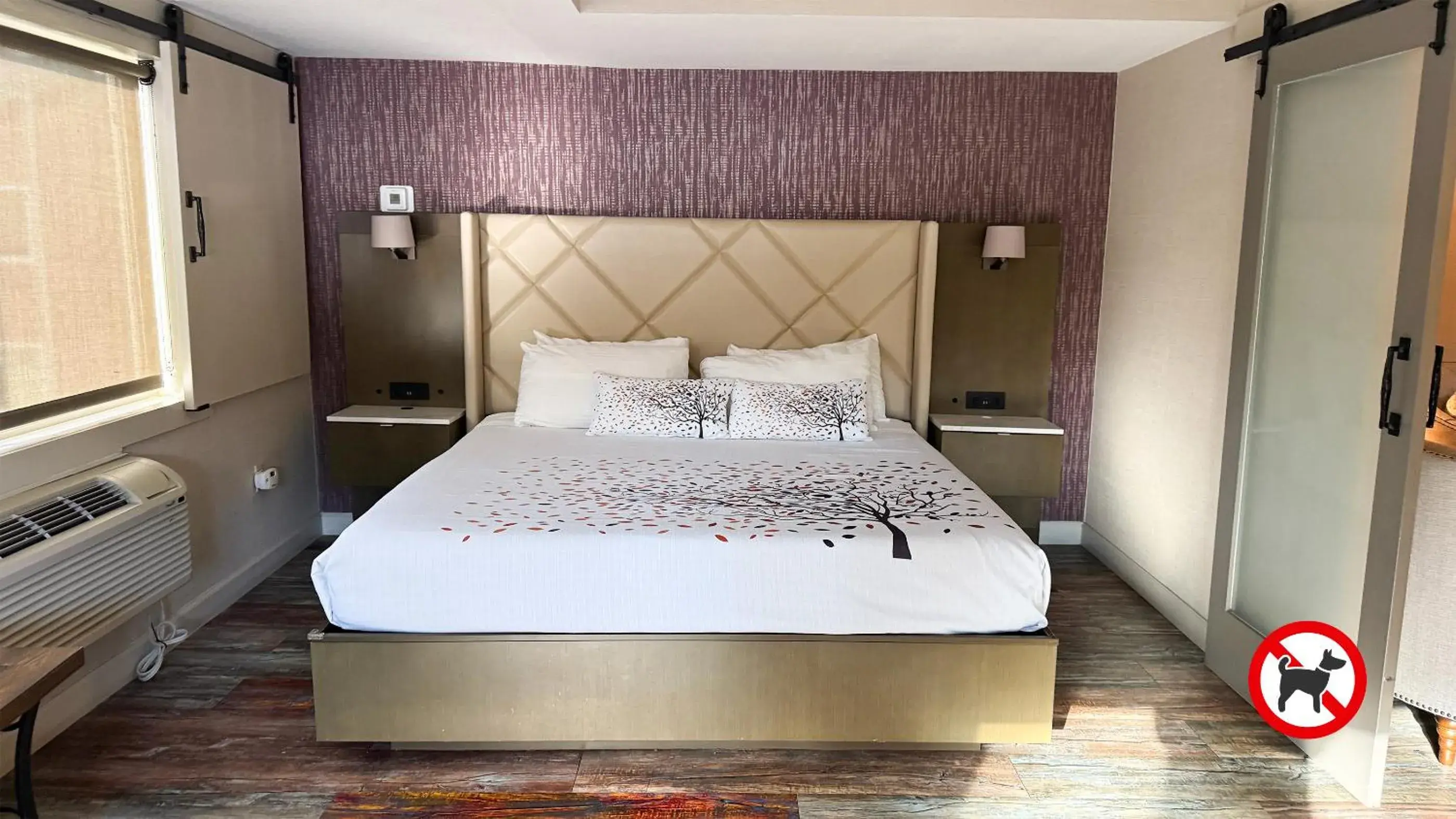 Deluxe King Suite in Empeiria High Sierra Hotel Deluxe King Suite in Empeiria High Sierra Hotel