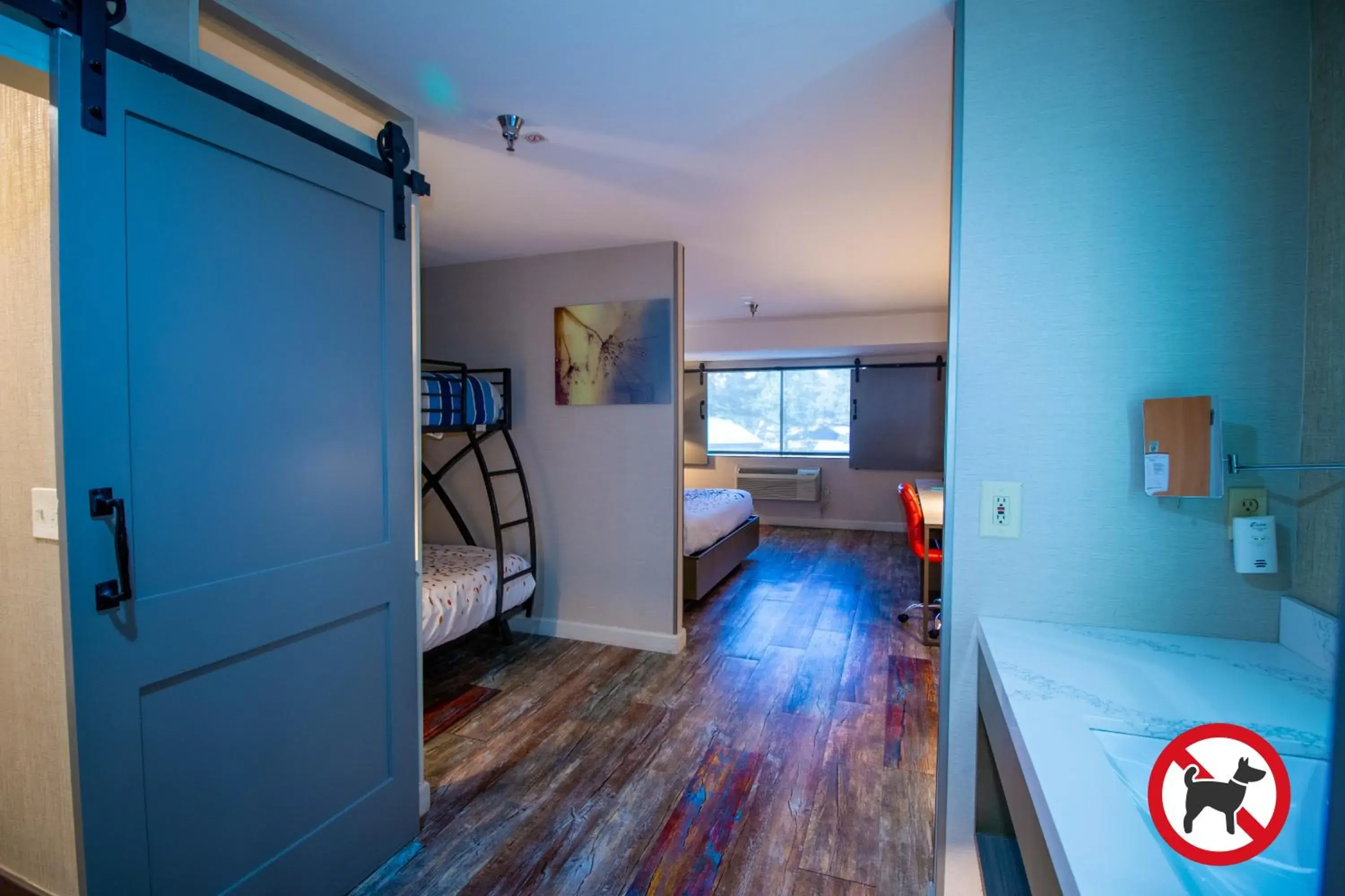 Family King with Bunk Beds on Top Floor in Empeiria High Sierra Hotel Family King with Bunk Beds on Top Floor in Empeiria High Sierra Hotel