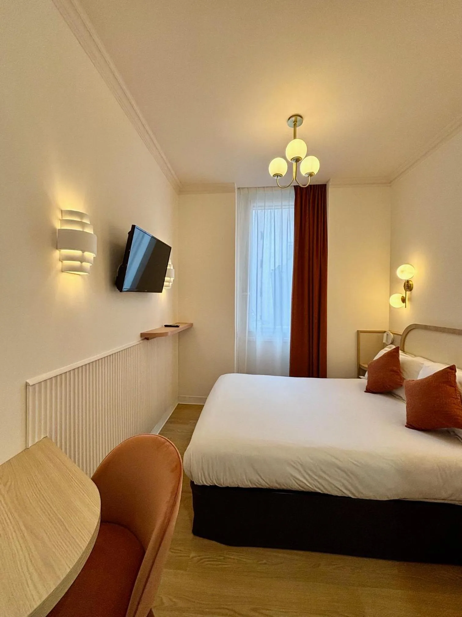 Property building, Bed in Hotel Boréal Nice