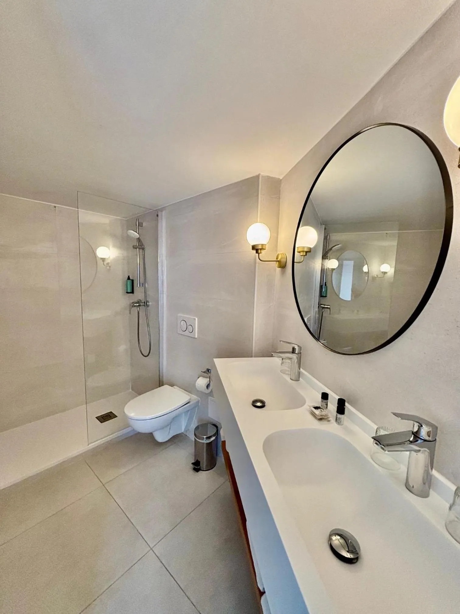 Bathroom in Hotel Boréal Nice