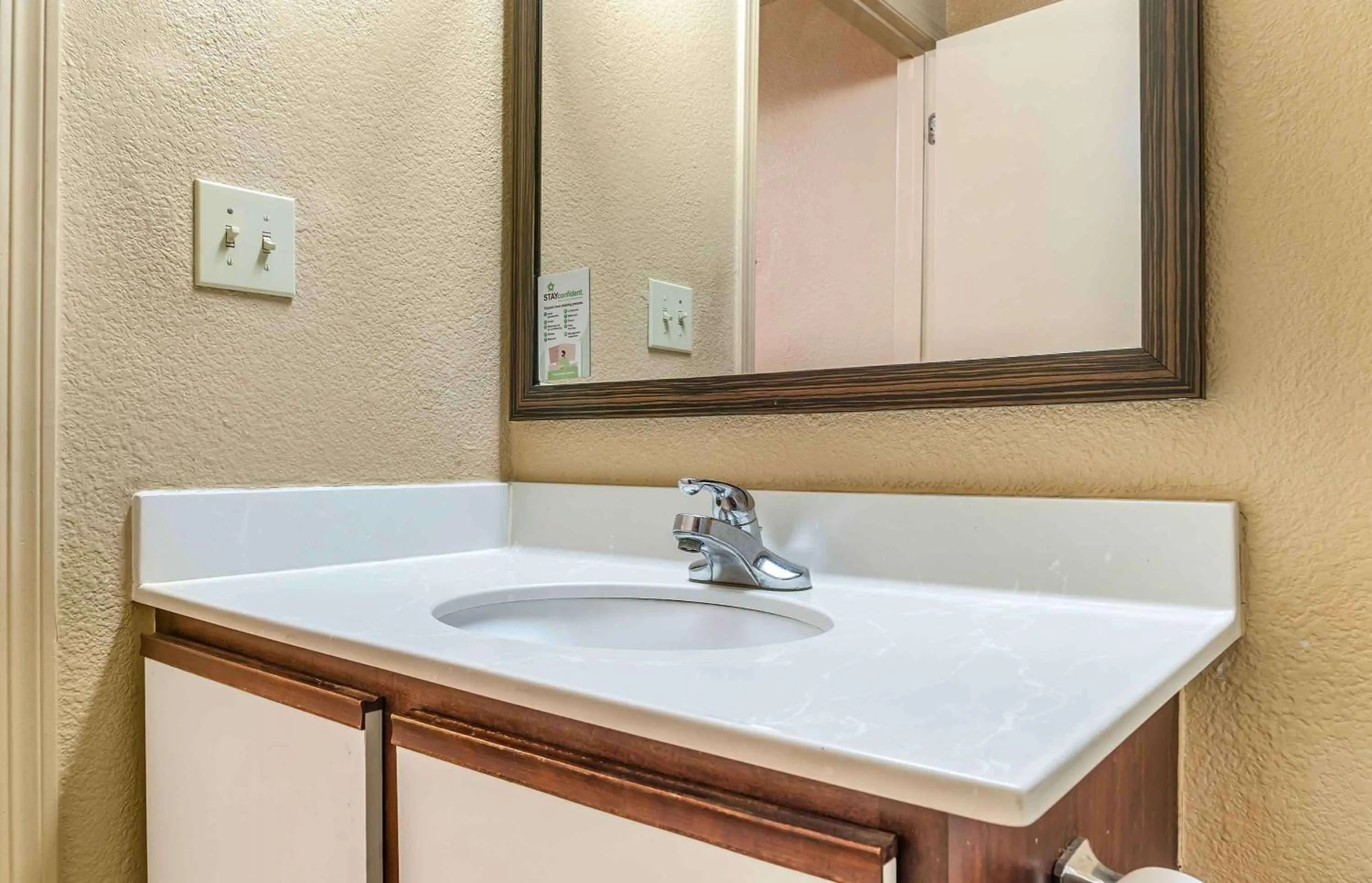 Bathroom in Extended Stay America Select Suites - Detroit - Ann Arbor - University South