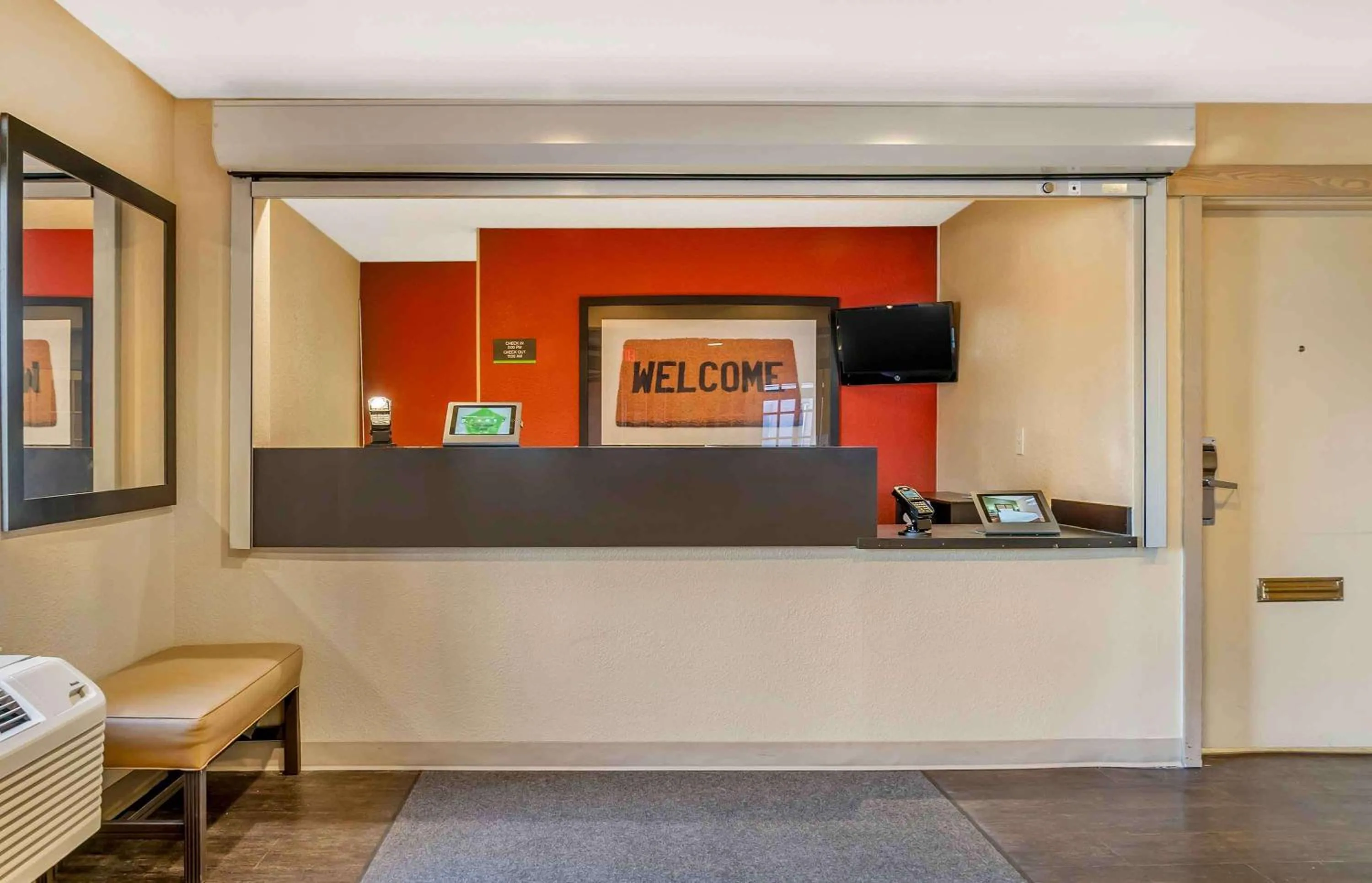 Lobby or reception in Extended Stay America Select Suites - Detroit - Ann Arbor - University South