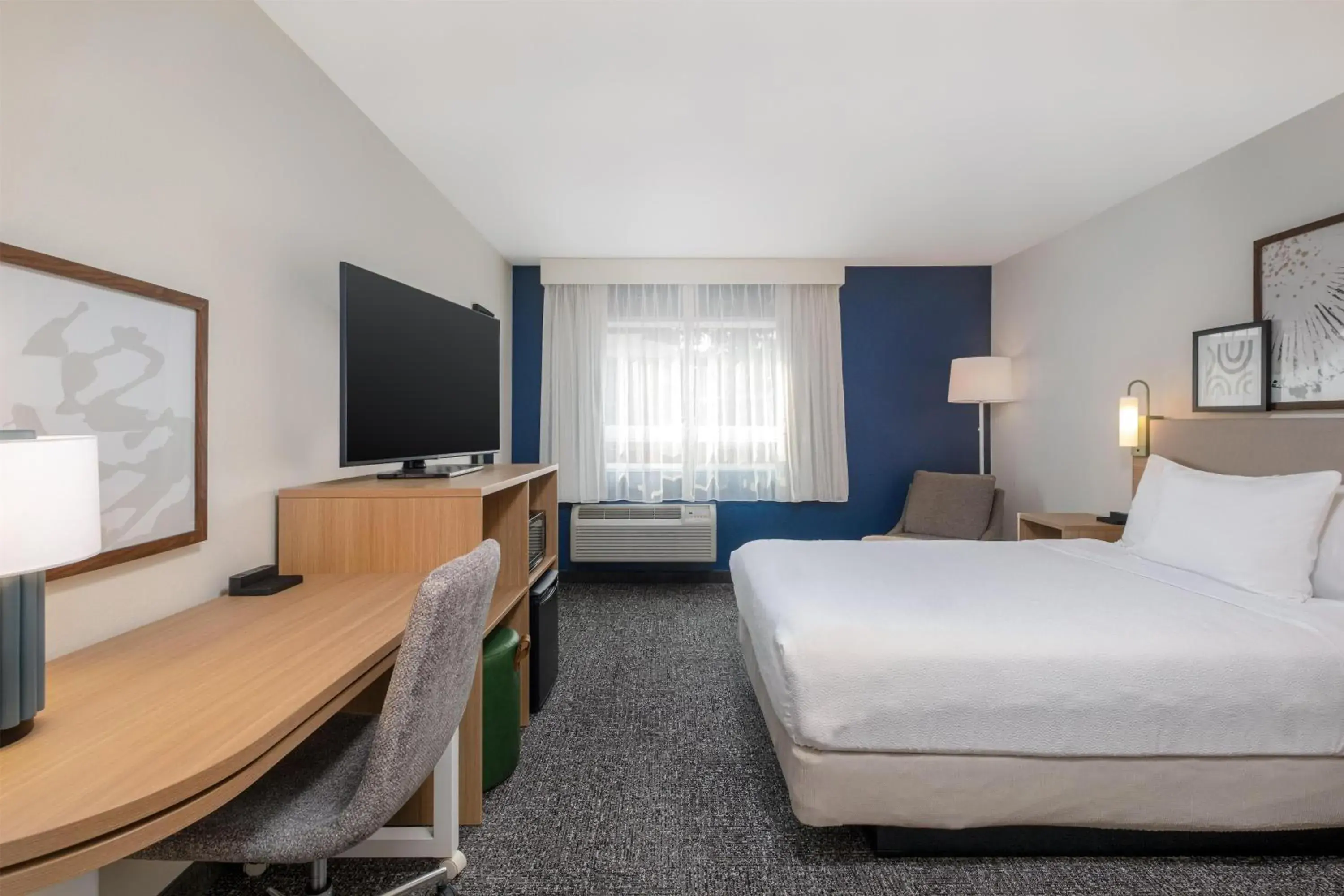 Bed in Spark by Hilton Springfield Eugene Bed in Spark by Hilton Springfield Eugene