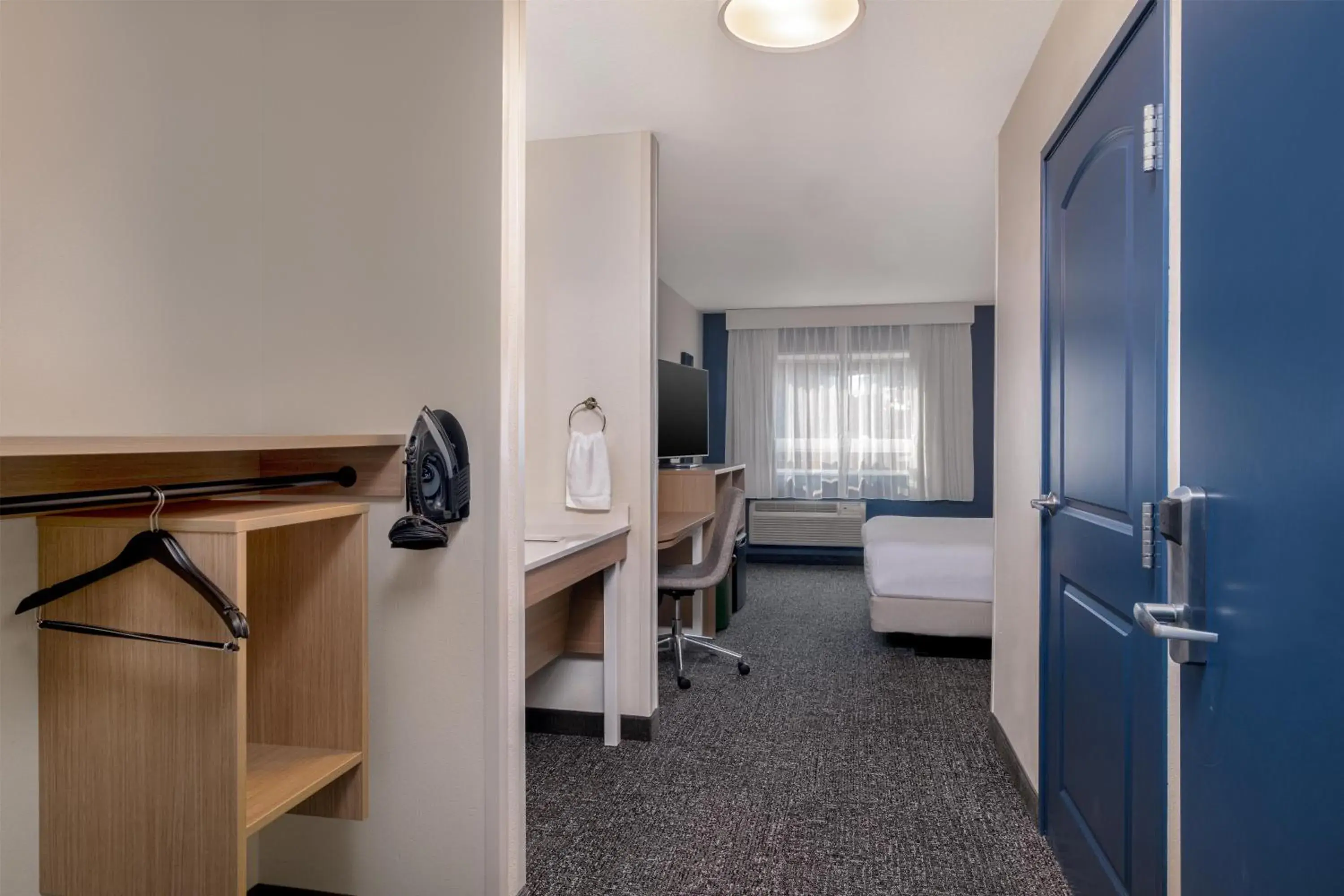 Bed in Spark by Hilton Springfield Eugene Bed in Spark by Hilton Springfield Eugene